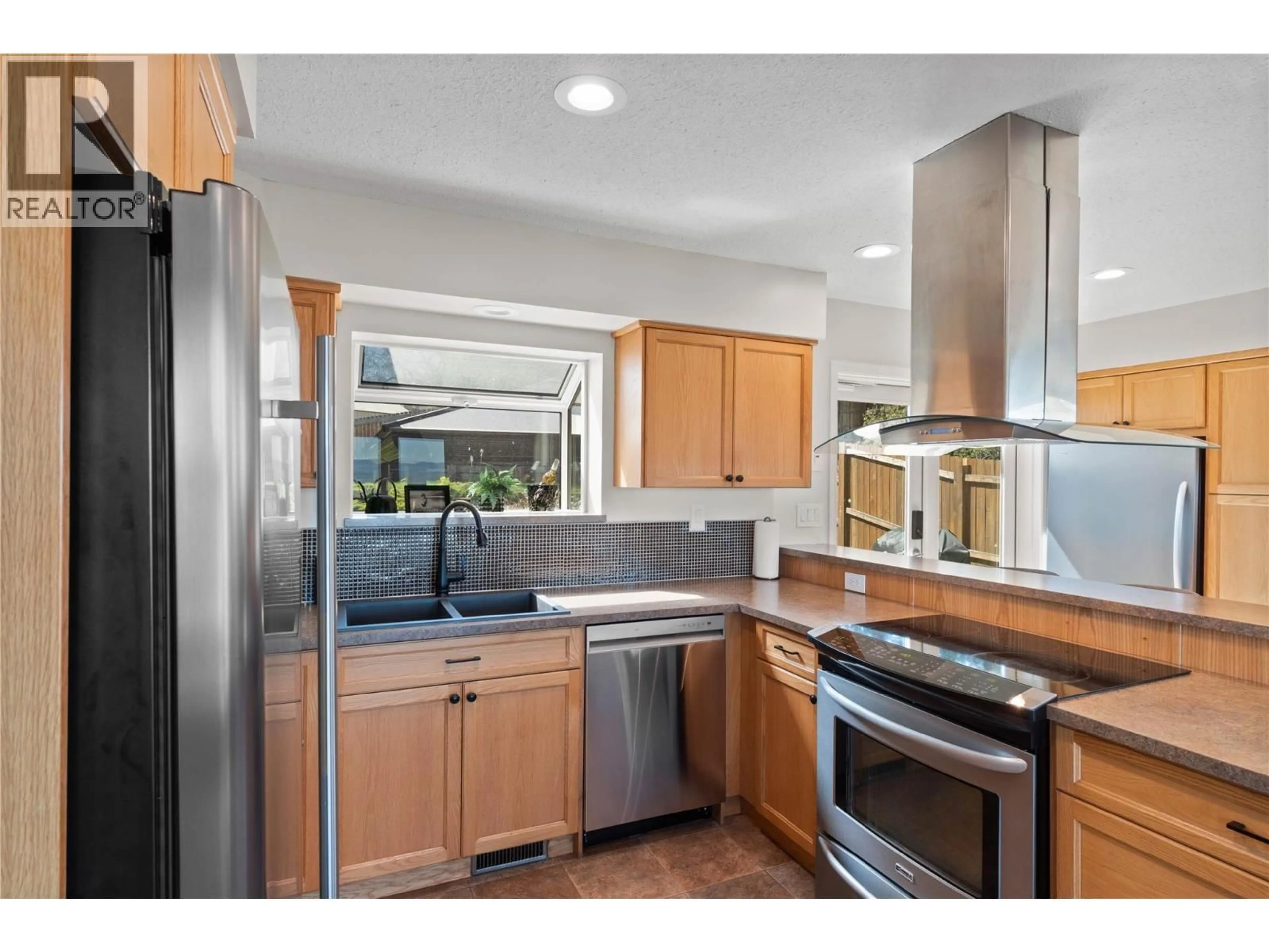 Unknown for 890 GLENEAGLES DRIVE, Kamloops British Columbia V2E1K3