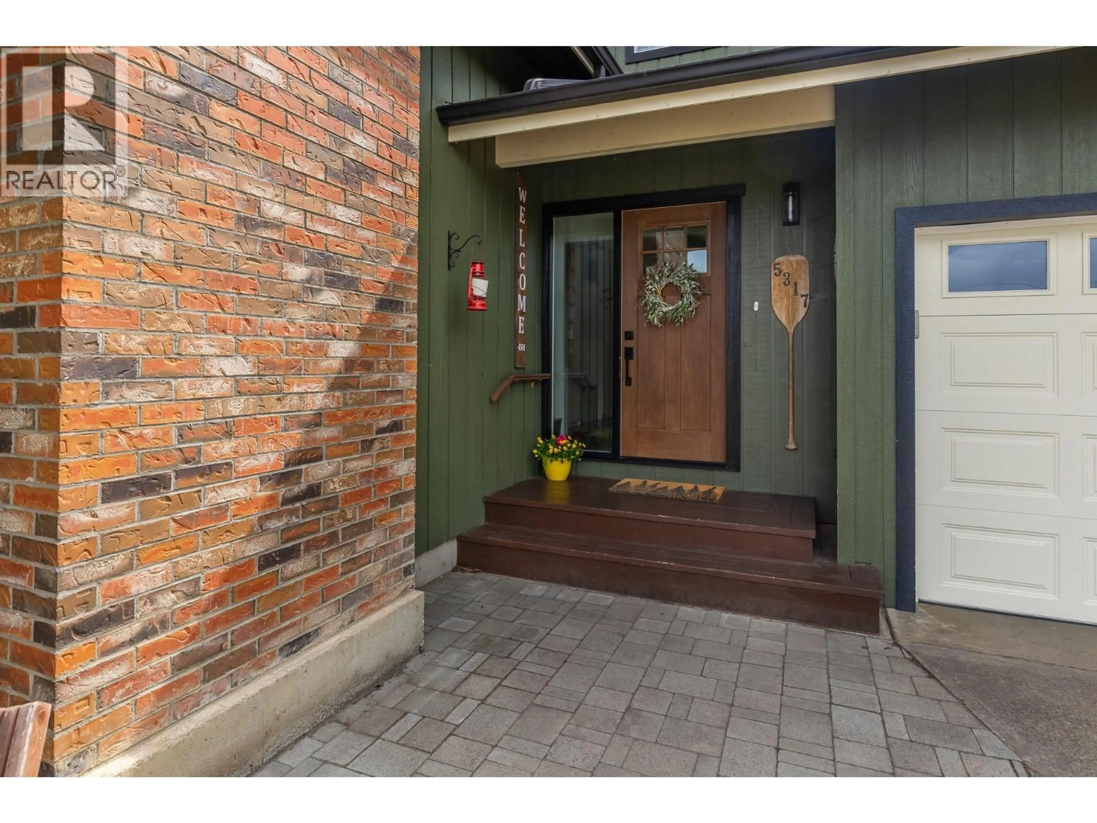 Indoor entryway for 5317 SPALDING ROAD, Vernon British Columbia V1B3K5