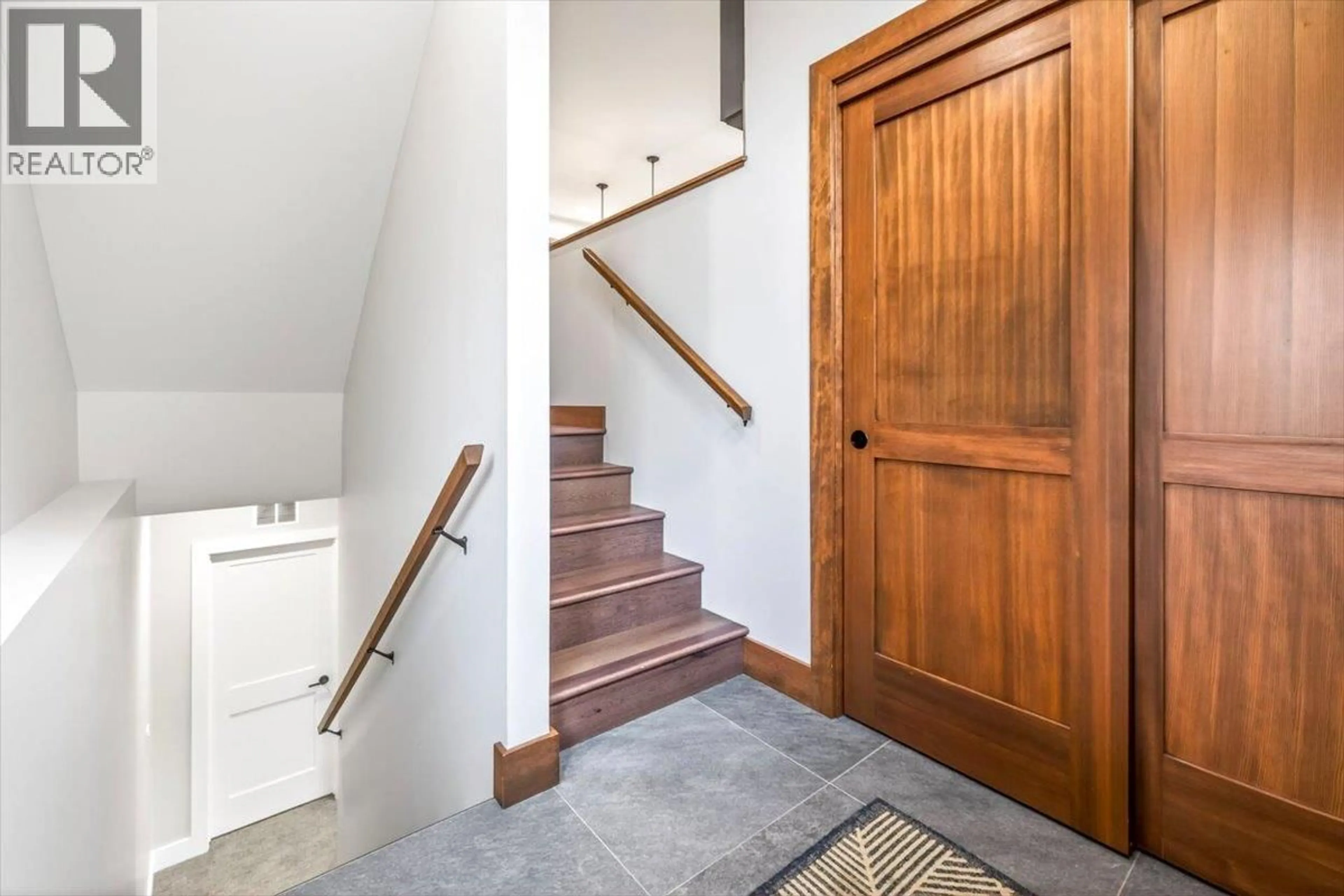 Indoor entryway for 36 - 4576 TIMBERLINE CRESCENT, Fernie British Columbia V0B1M0