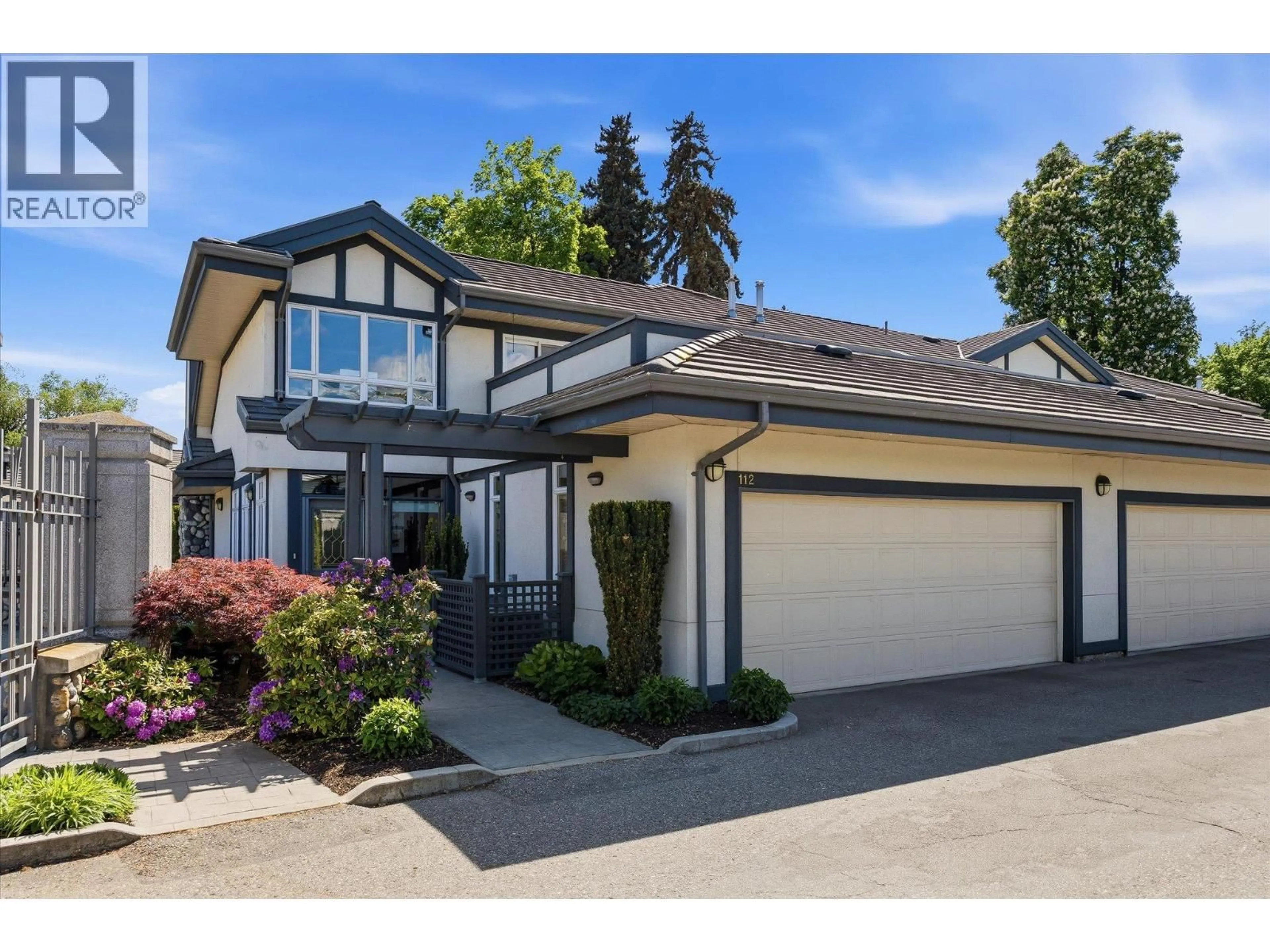 Home with vinyl exterior material, street for 112 - 1986 BOWES STREET, Kelowna British Columbia V1Y3C3