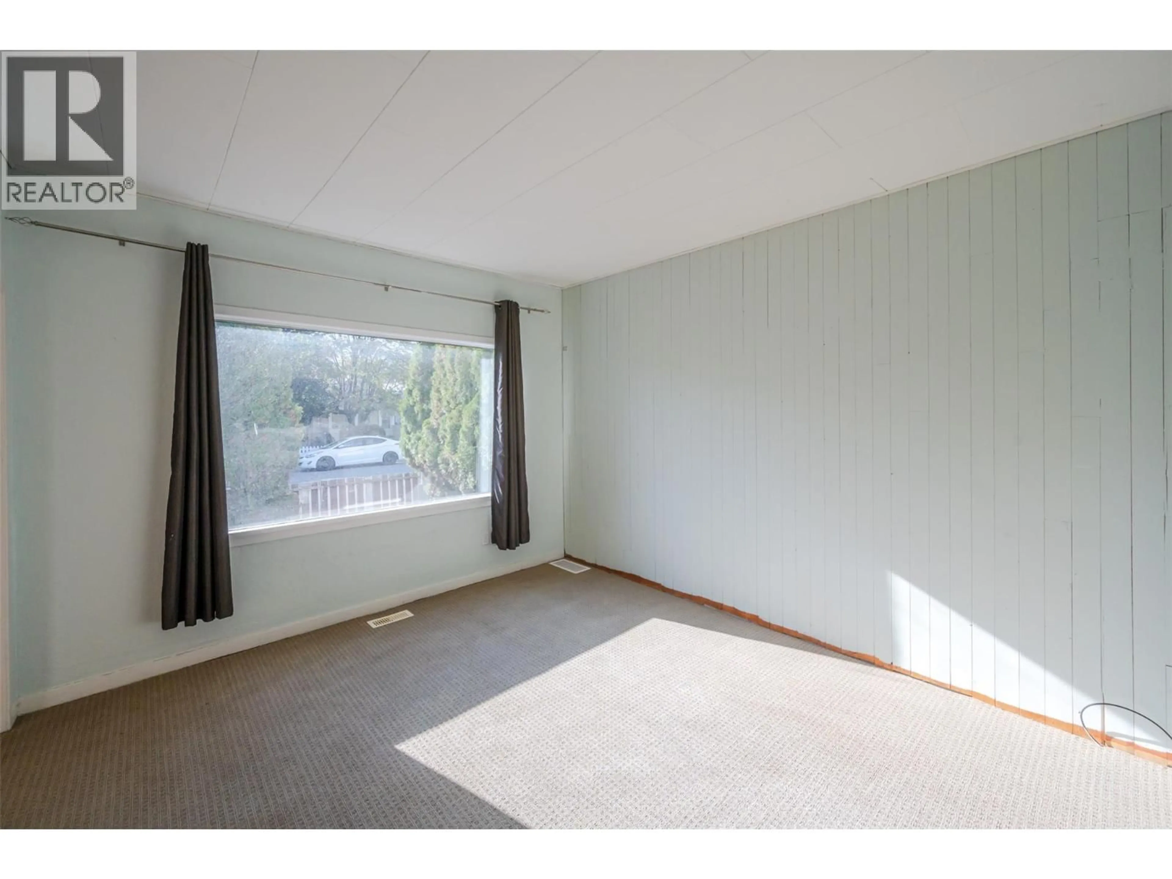 A pic of a room for 363 NANAIMO AVENUE WEST, Penticton British Columbia V2A1N8