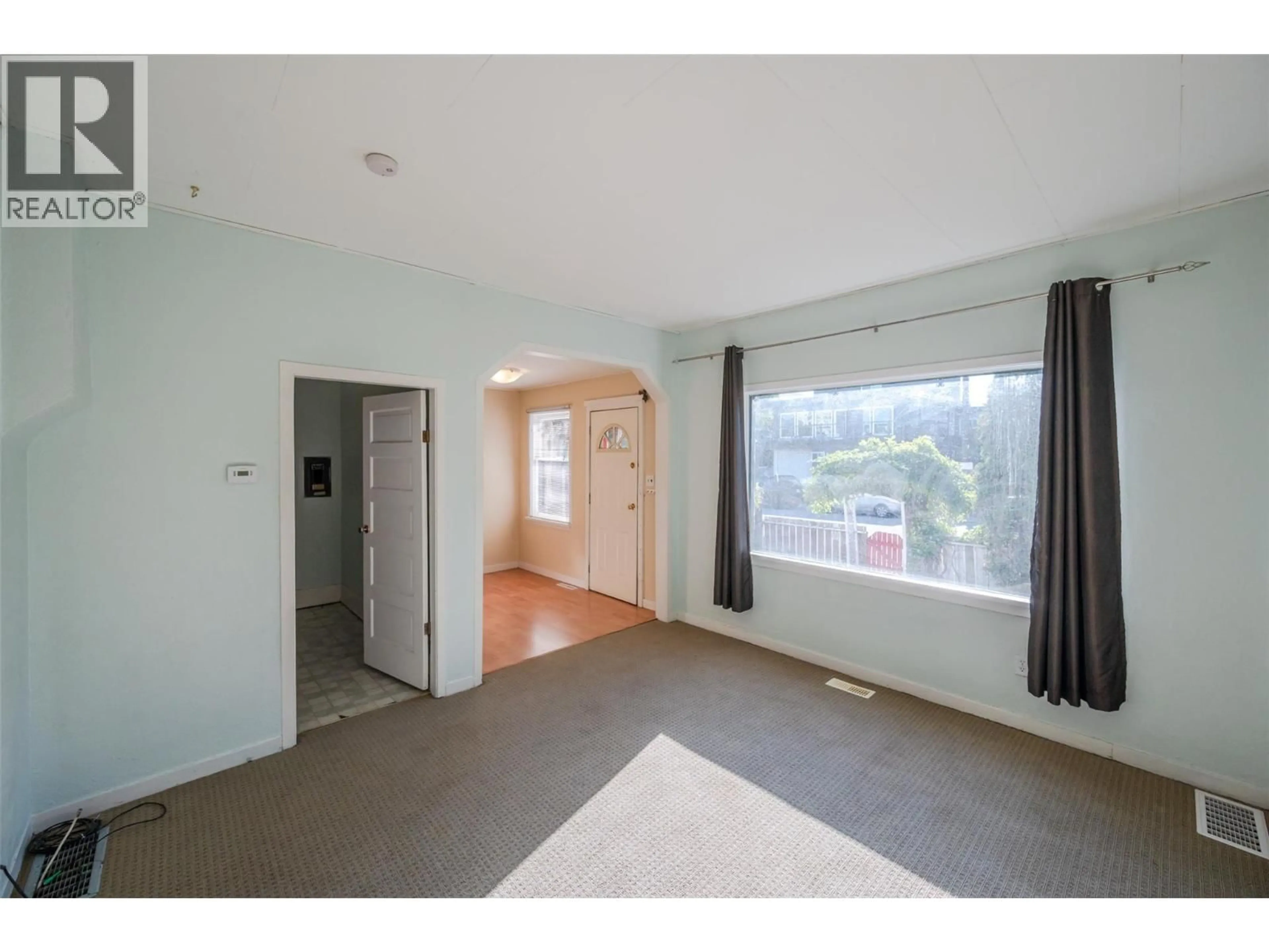 A pic of a room for 363 NANAIMO AVENUE WEST, Penticton British Columbia V2A1N8