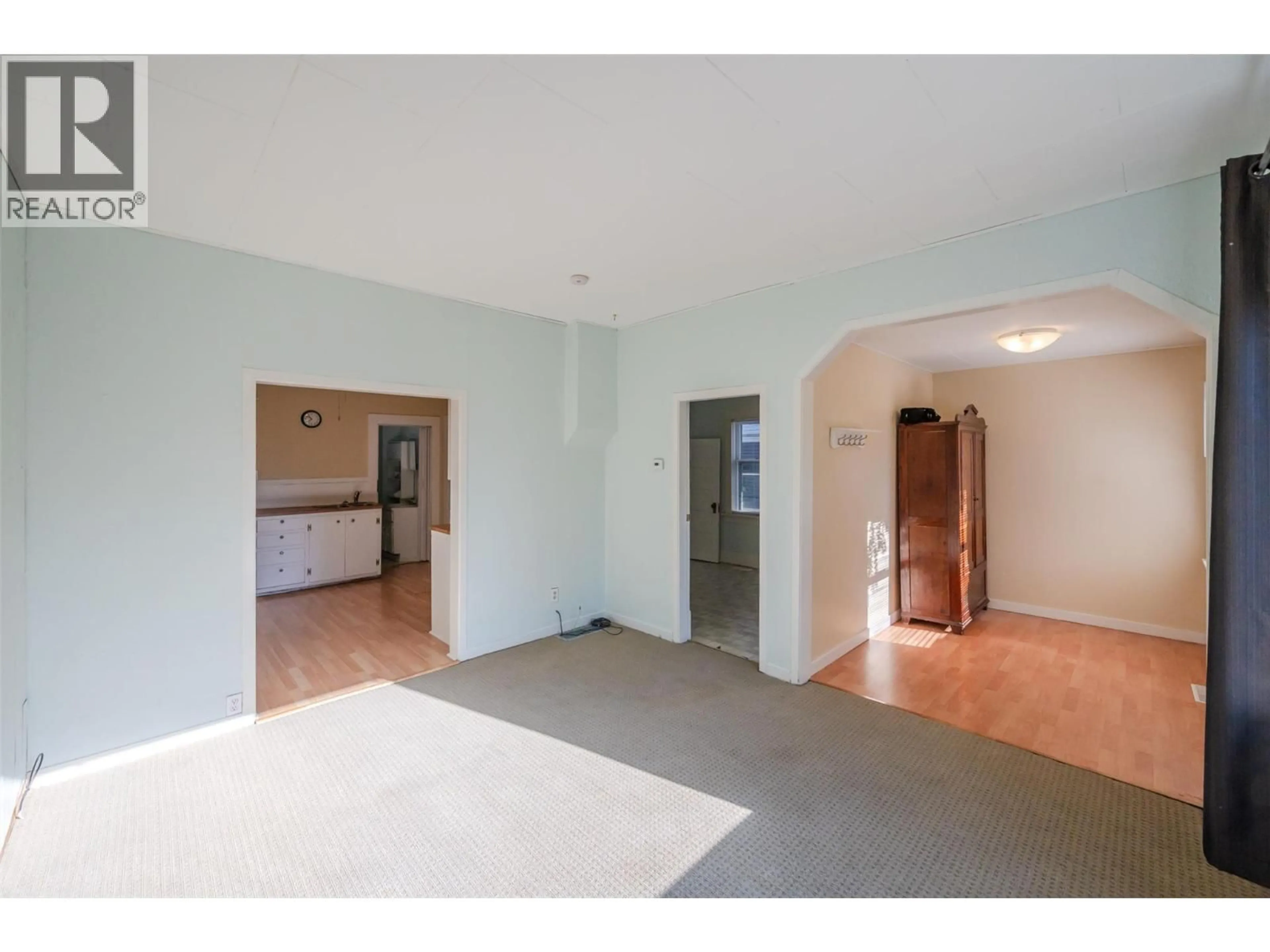 A pic of a room for 363 NANAIMO AVENUE WEST, Penticton British Columbia V2A1N8