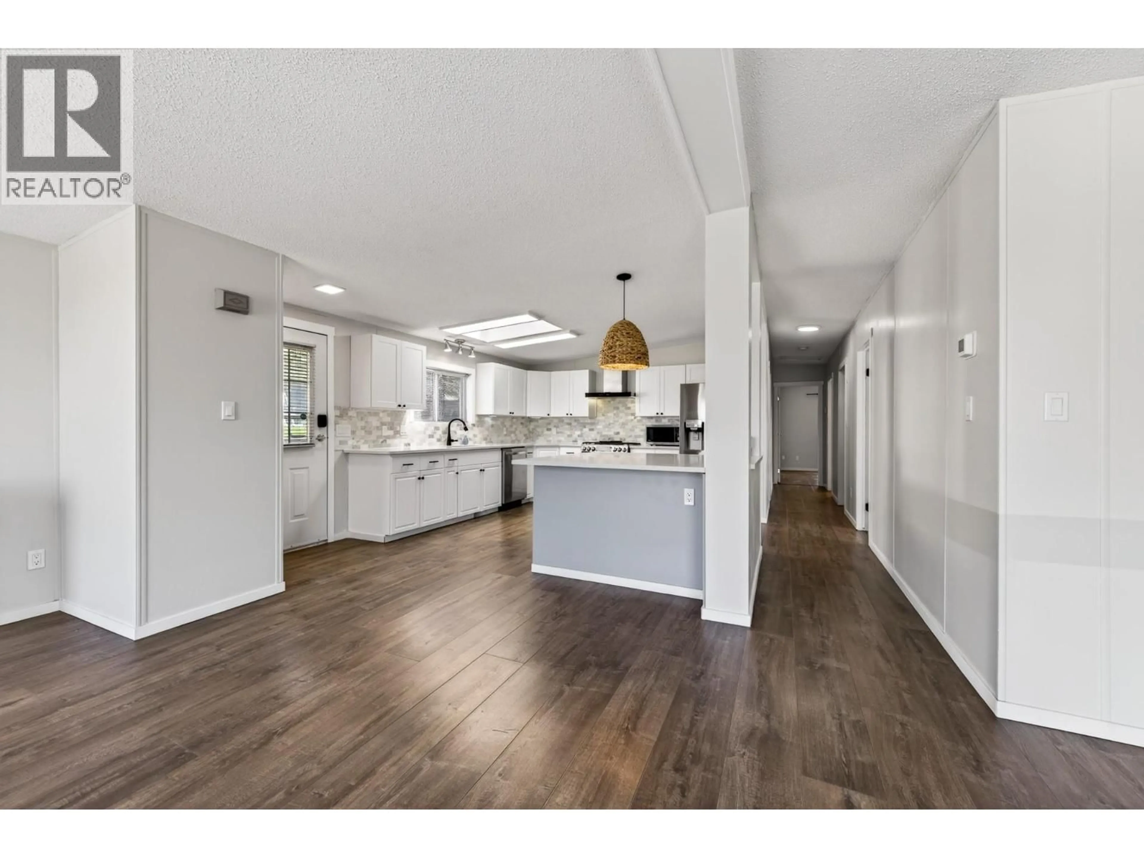 Open concept kitchen, unknown for 36 - 3099 SHUSWAP ROAD EAST, Kamloops British Columbia V2H1T7