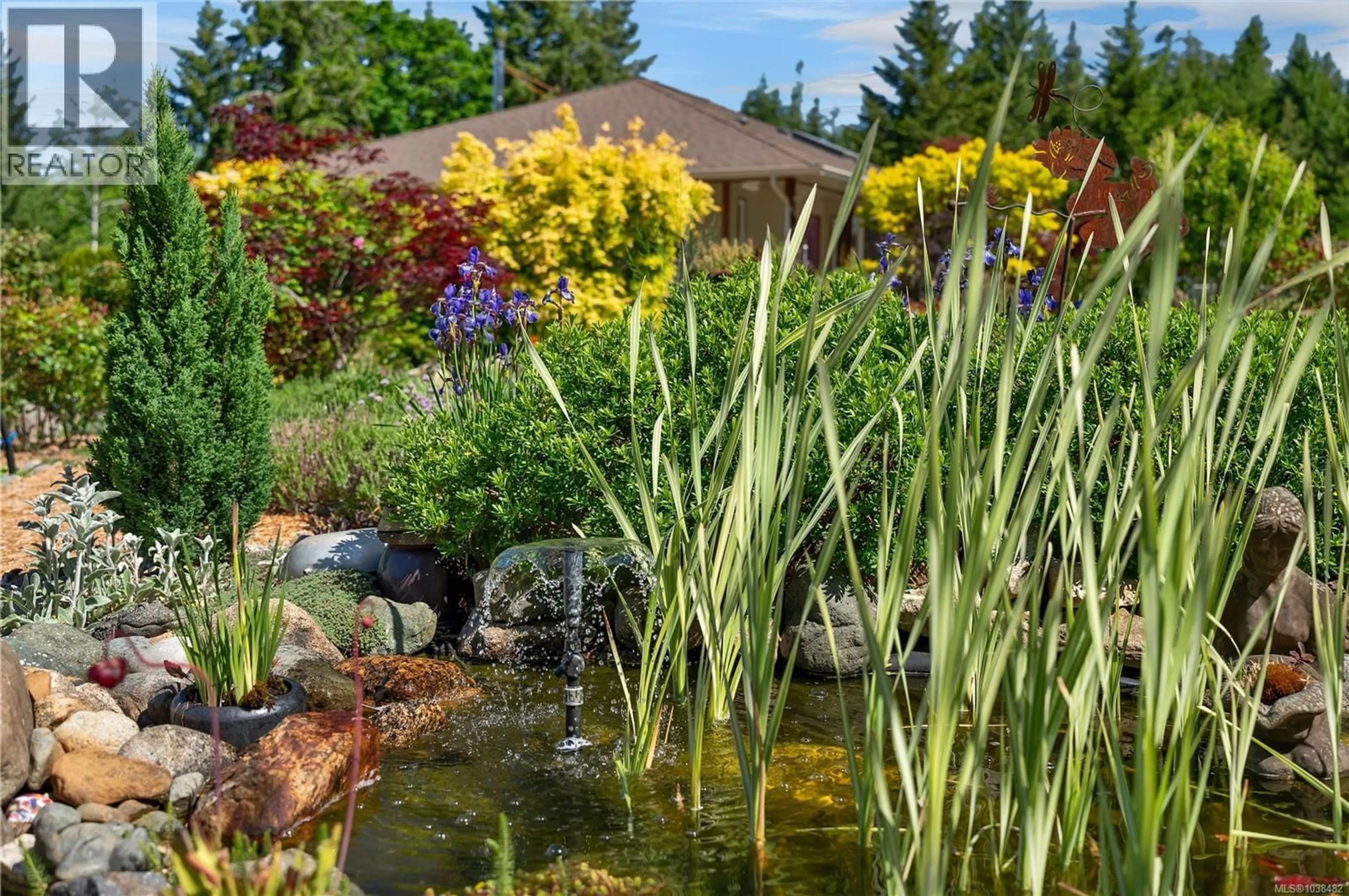 Patio, water/lake/river/ocean view for 220 IRENE ROAD, Quadra Island British Columbia V0P1N0