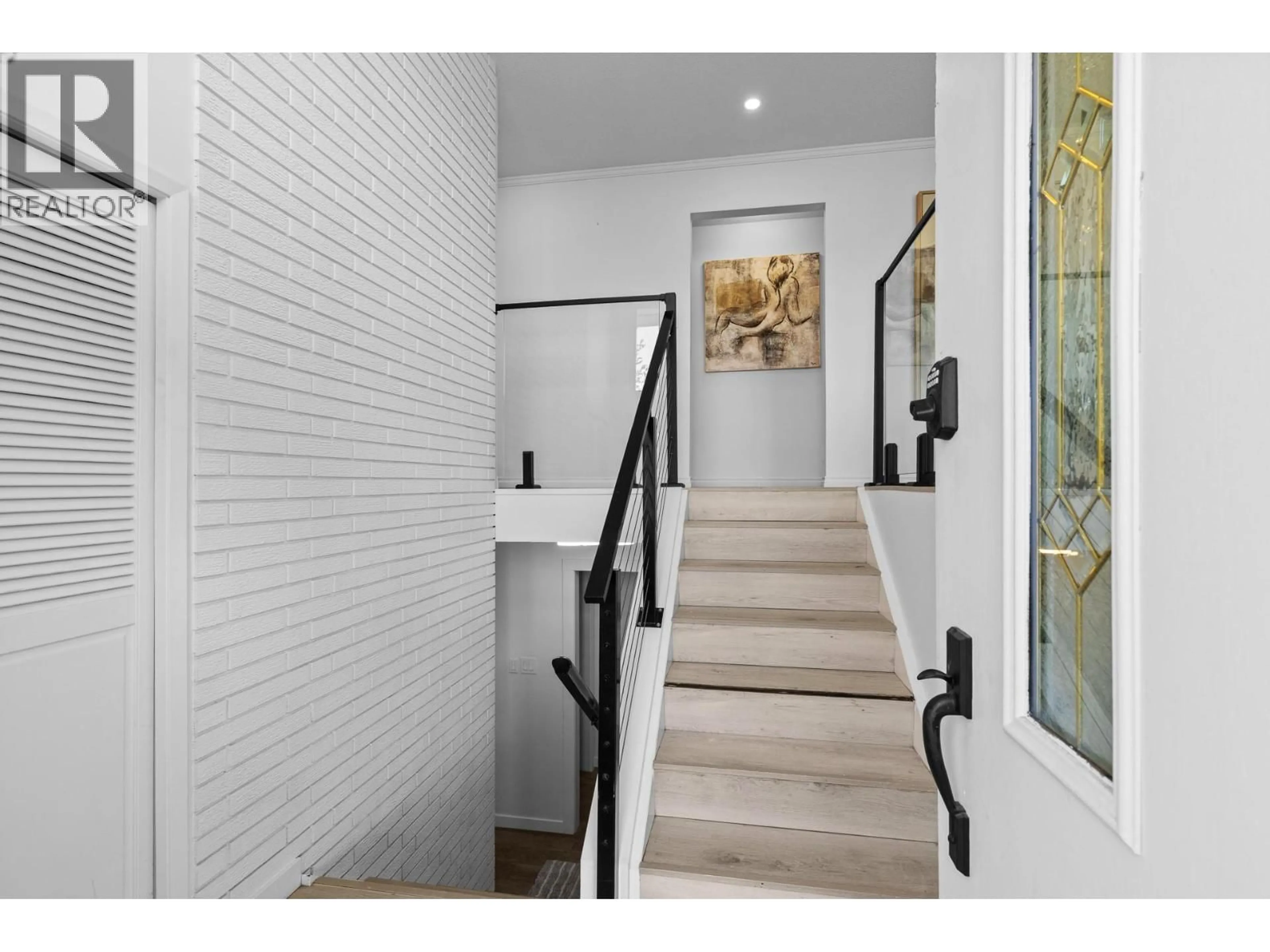 Indoor entryway for 2618 THACKER DRIVE, West Kelowna British Columbia V1Z1W3