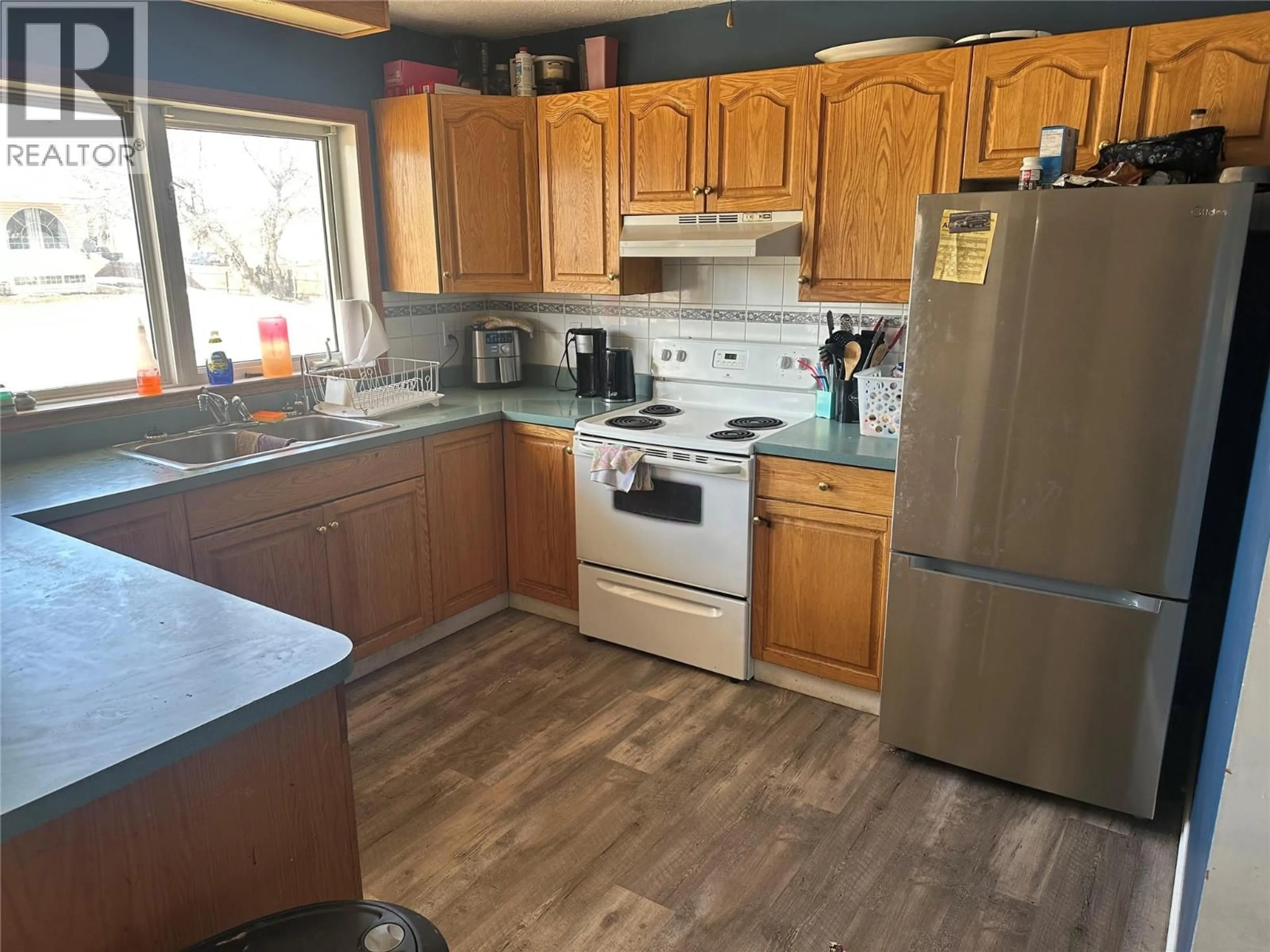 Standard kitchen, unknown for 1232 105 AVENUE, Dawson Creek British Columbia V1G2L7