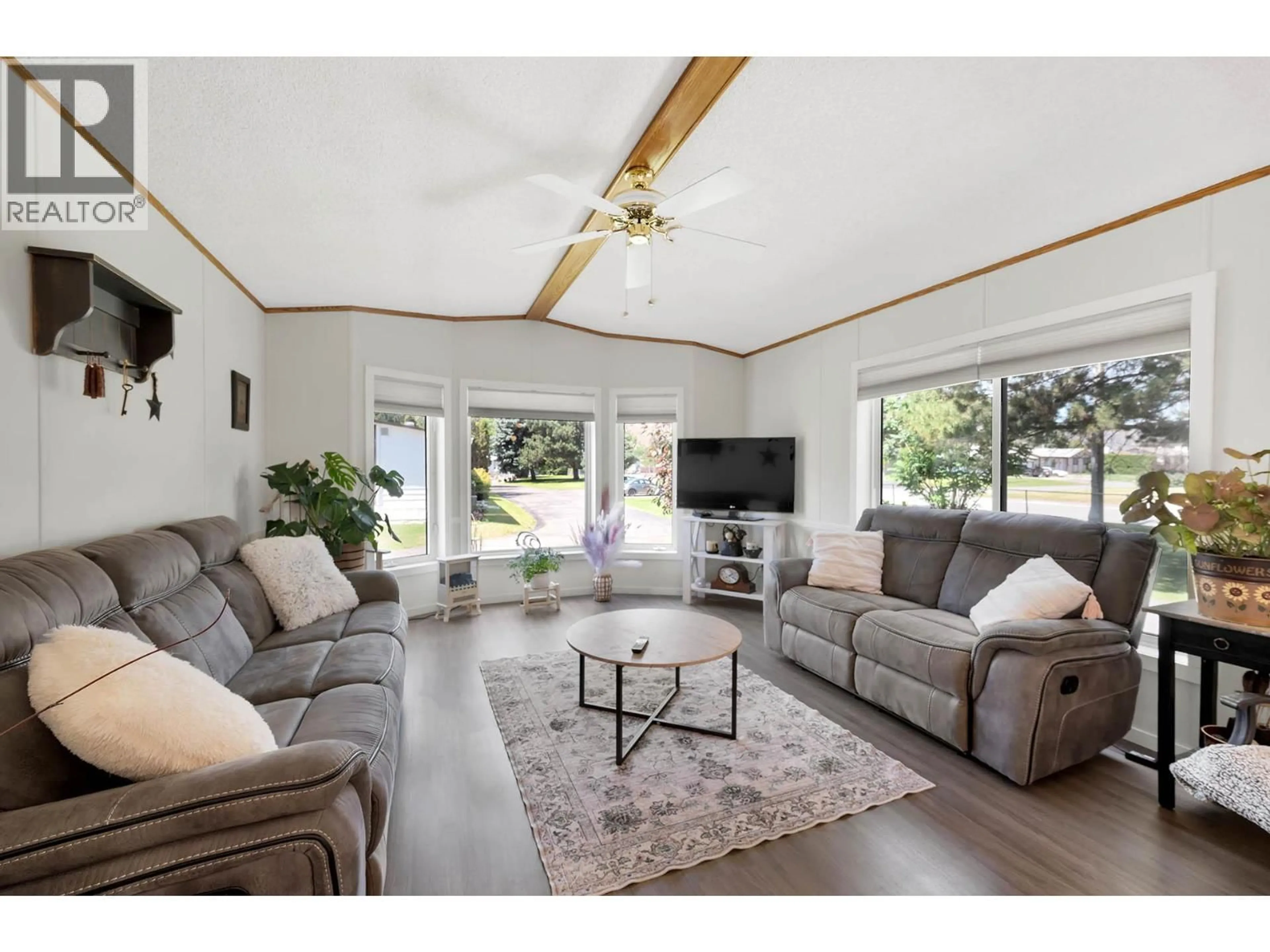 Living room with furniture, unknown for 30 - 2400 OAKDALE WAY, Kamloops British Columbia V2B6W7