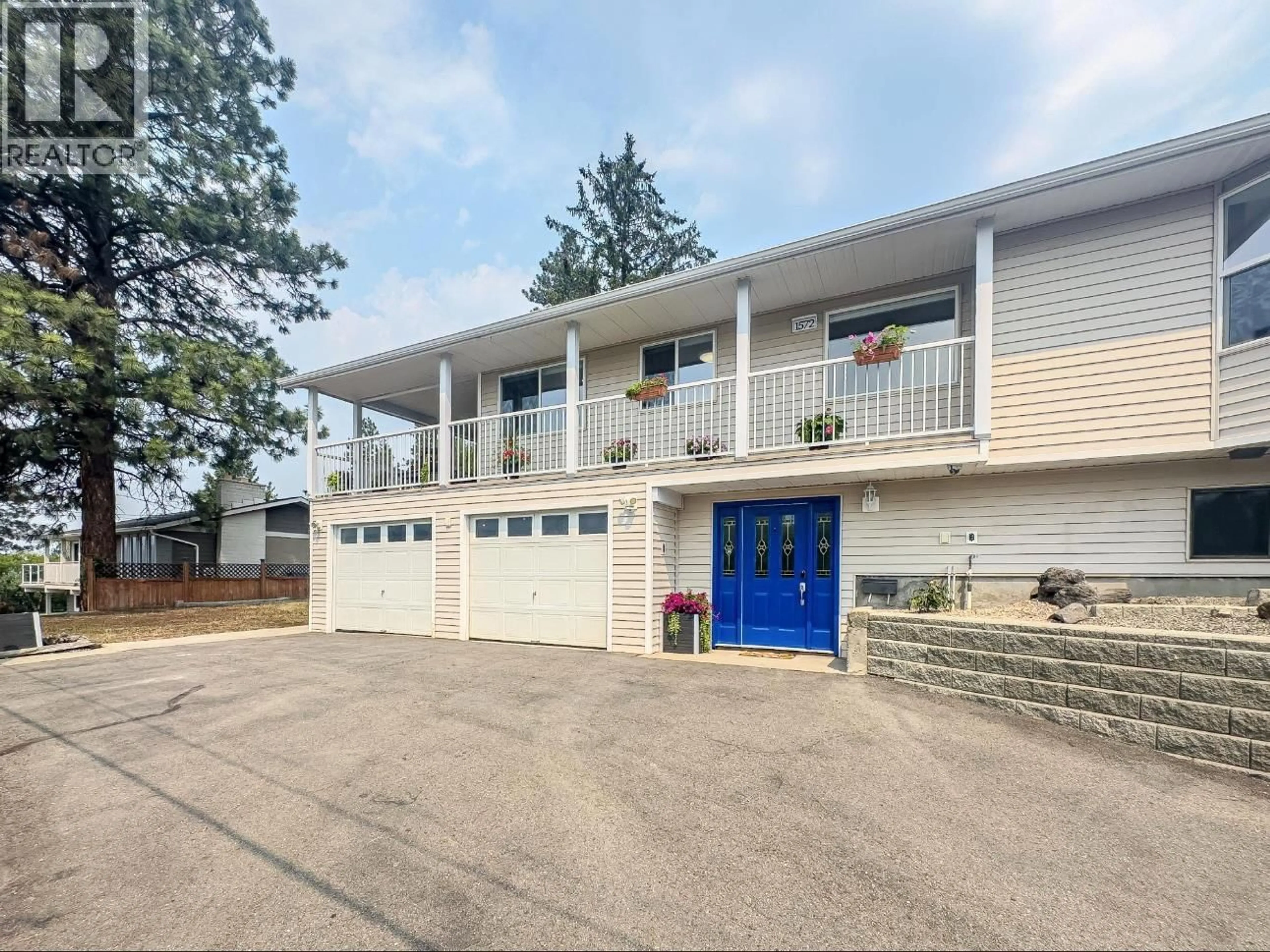 Home with vinyl exterior material, unknown for 1572 MT DUFFERIN DRIVE, Kamloops British Columbia V2E1A2