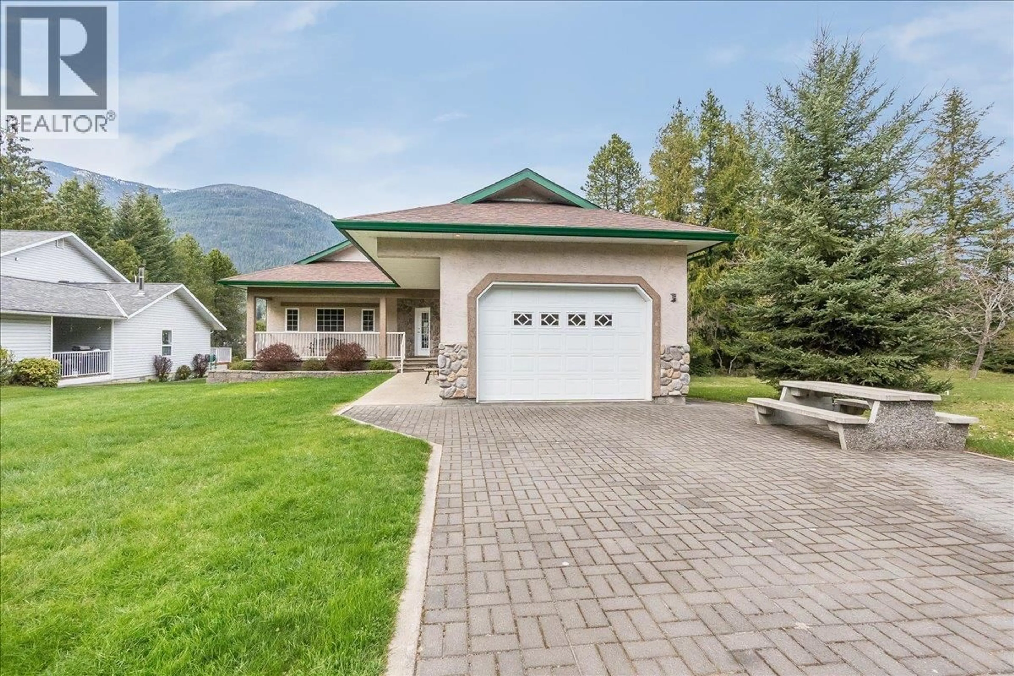 Unknown for 664 AINSLIE ROAD, Harrop British Columbia V1L6P6