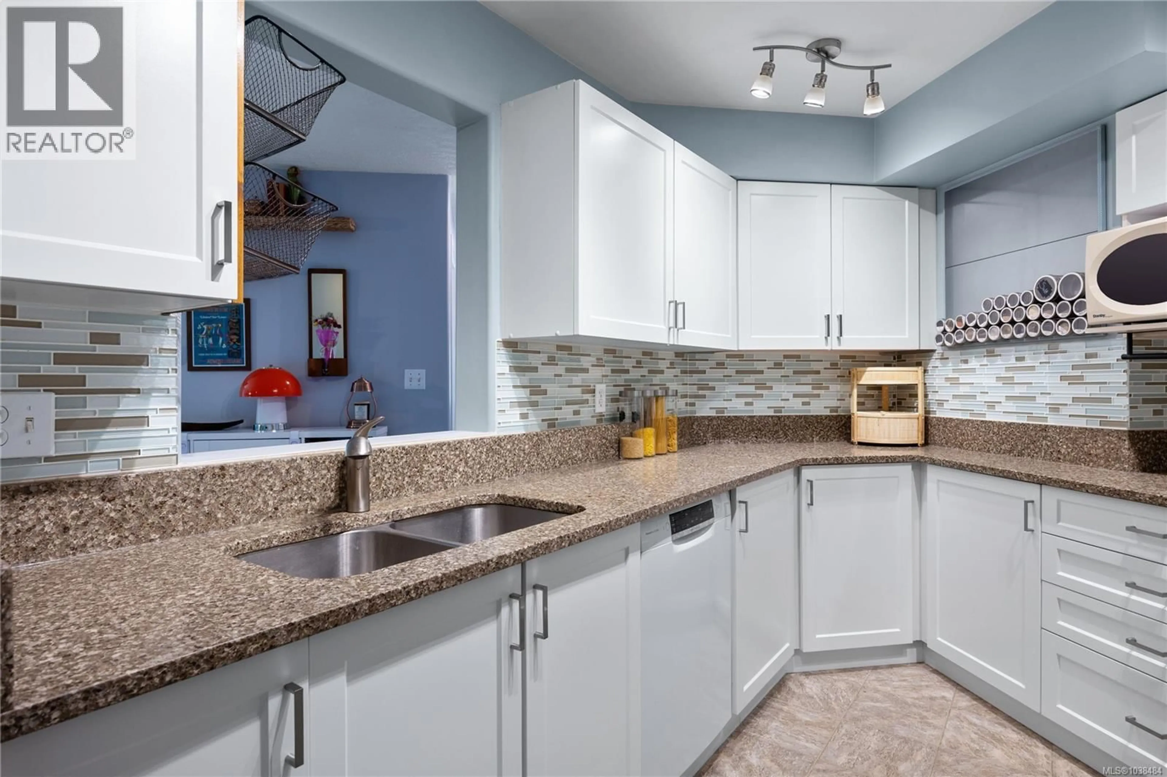 Unknown for 212 - 3010 WASHINGTON AVENUE, Victoria British Columbia V9A1P6