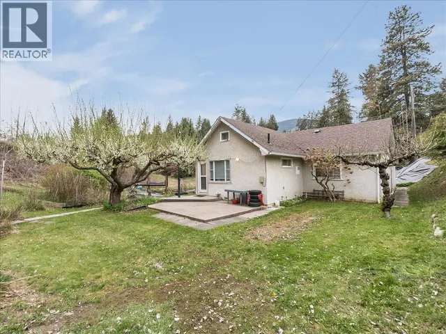 637 9TH AVENUE, Castlegar 3