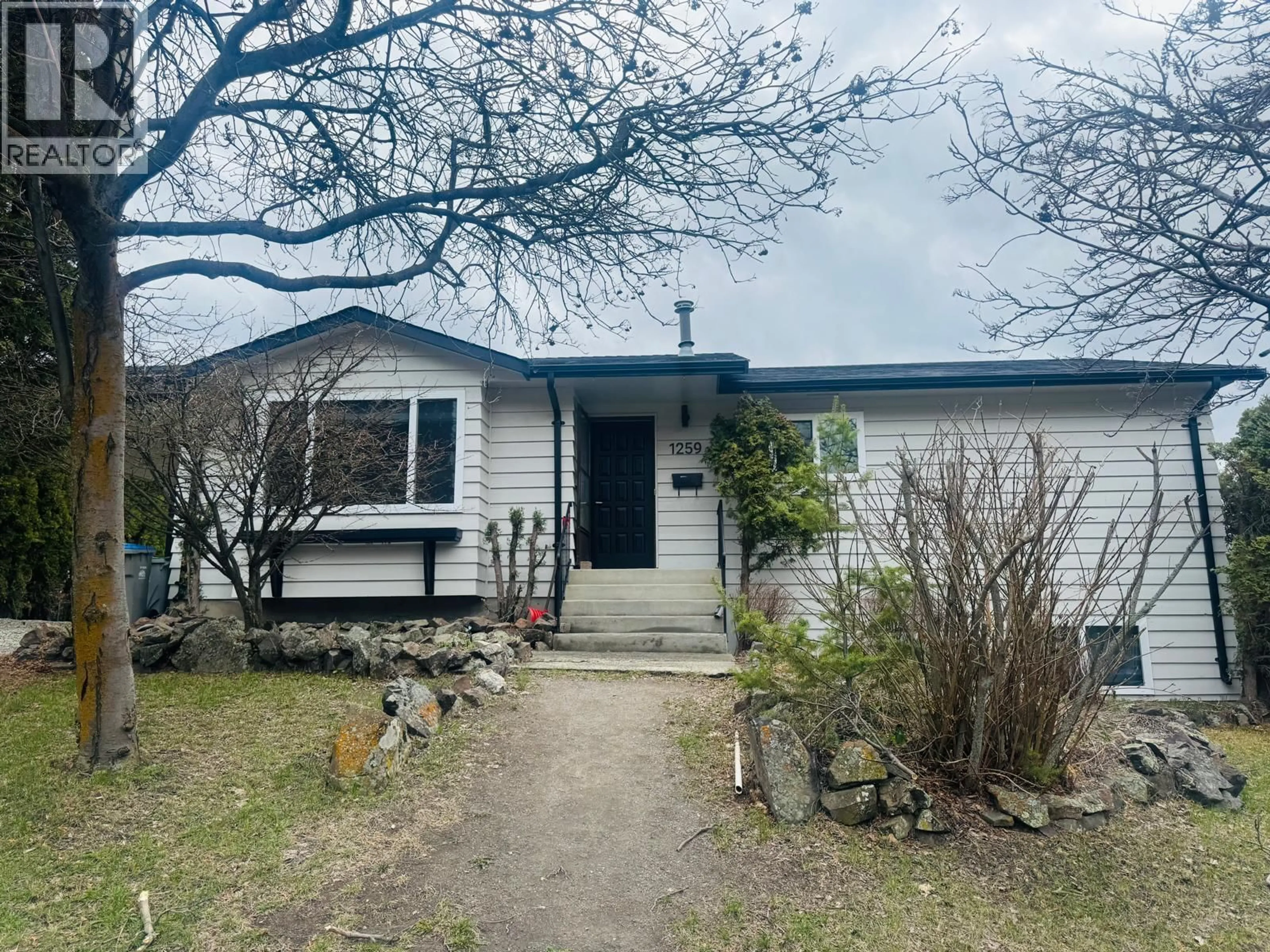 A pic from outside/outdoor area/front of a property/back of a property/a pic from drone, street for 1259 HOOK DRIVE, Kamloops British Columbia V2B7S8