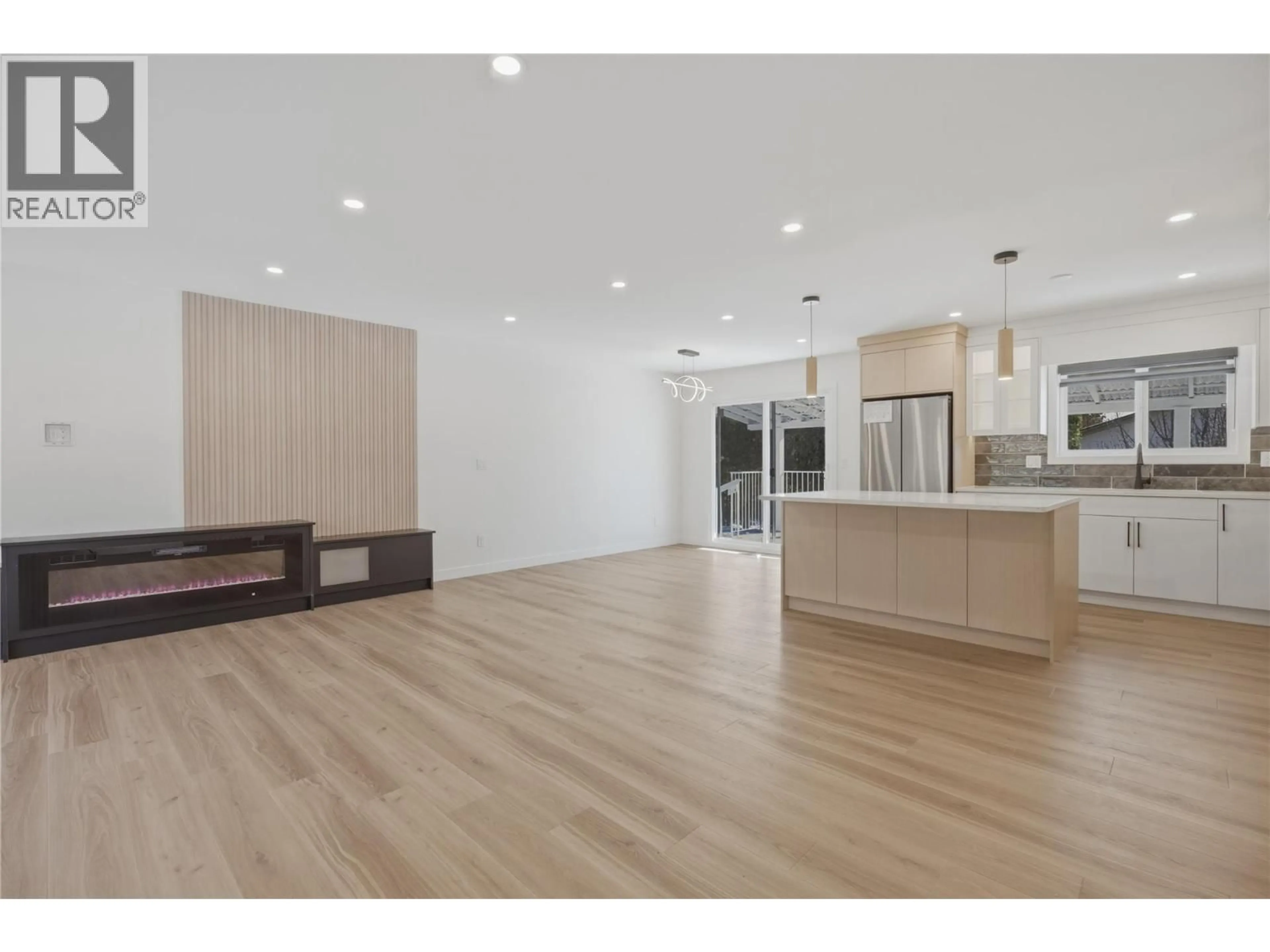 Open concept kitchen, wood/laminate floor for 1259 HOOK DRIVE, Kamloops British Columbia V2B7S8