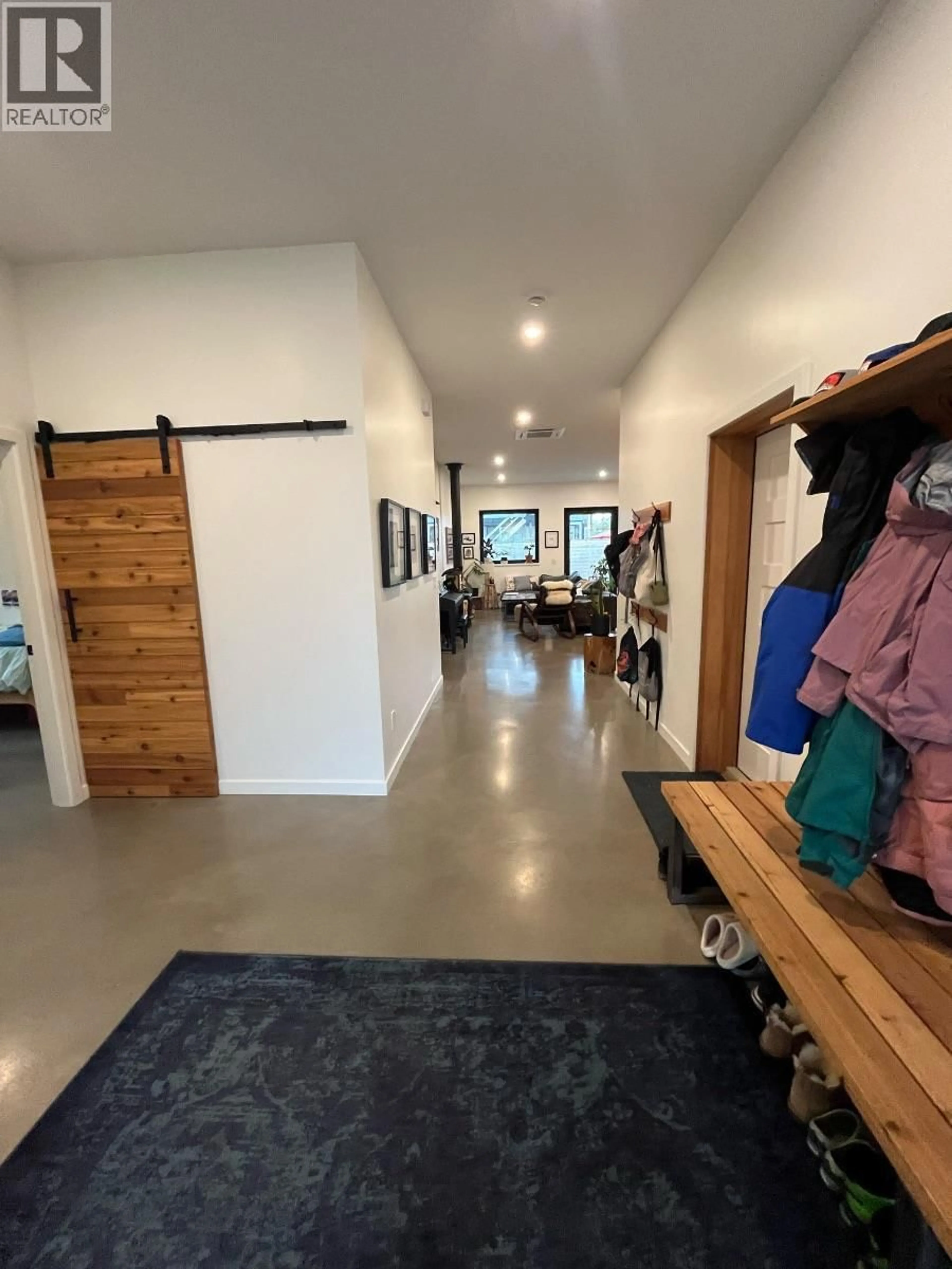 Indoor entryway for 702 CENTER STREET, Revelstoke British Columbia V0E2S1