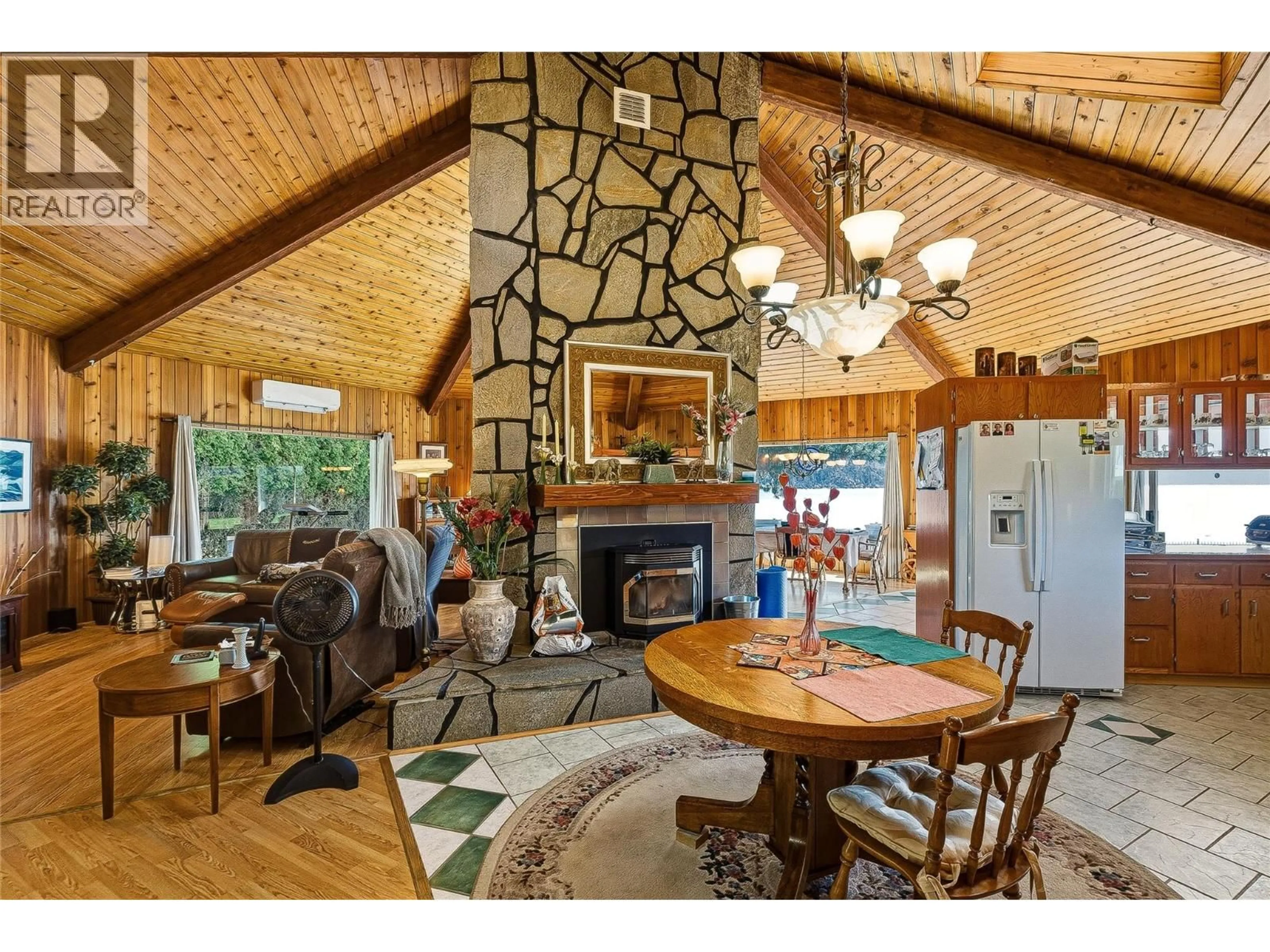 Open concept kitchen, wood/laminate floor for DEODAR ROAD, Scotch Creek British Columbia V0E1M5