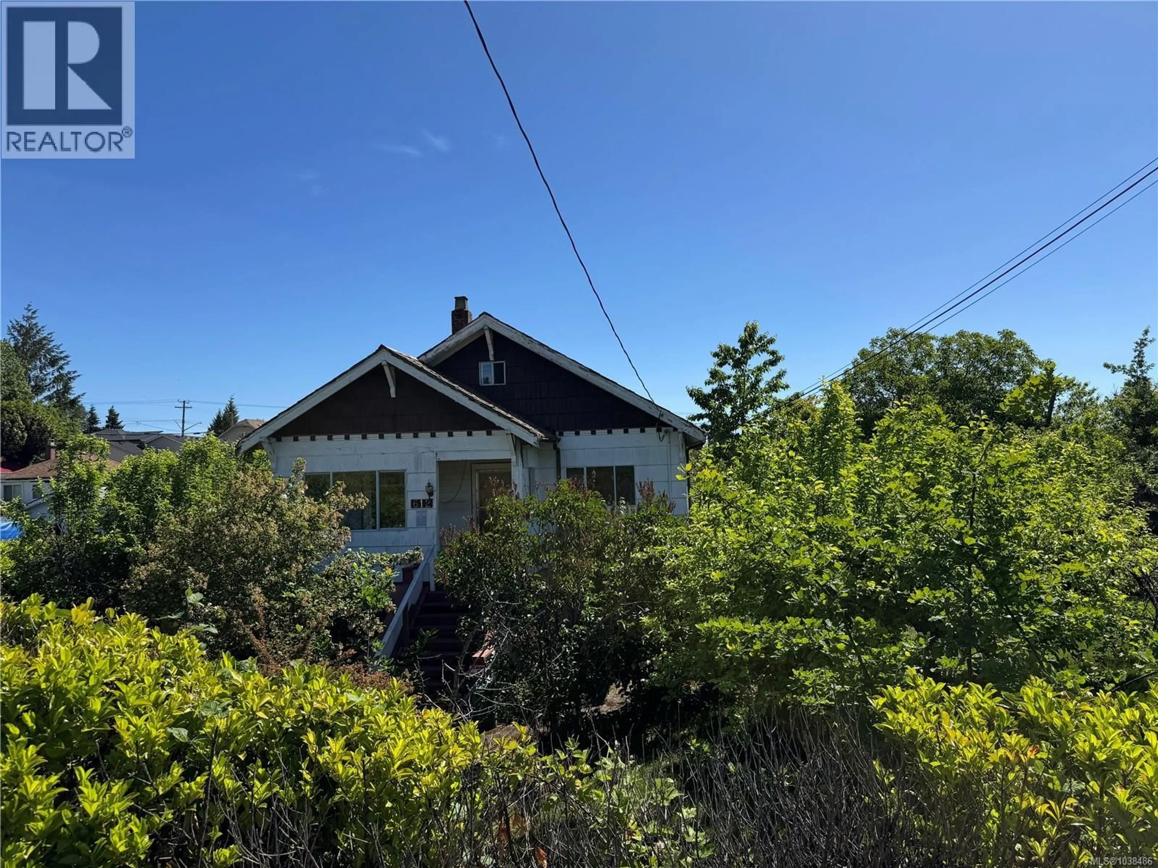 A pic from outside/outdoor area/front of a property/back of a property/a pic from drone, unknown for 612 HAMILTON AVENUE, Nanaimo British Columbia V9R4G2
