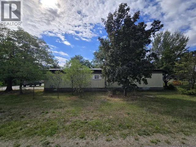 300 3RD AVENUE, Castlegar 2
