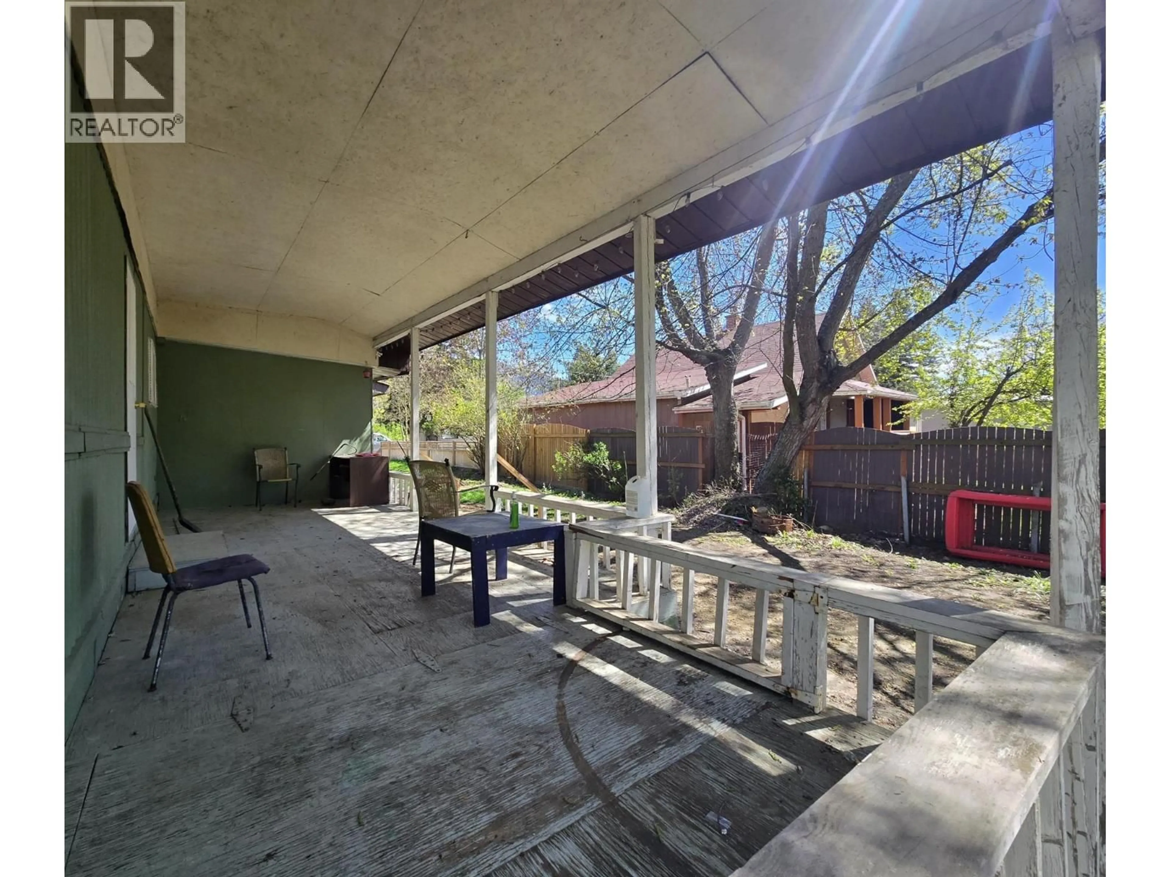 Patio, street for 300 3RD AVENUE, Castlegar British Columbia V1N2A6