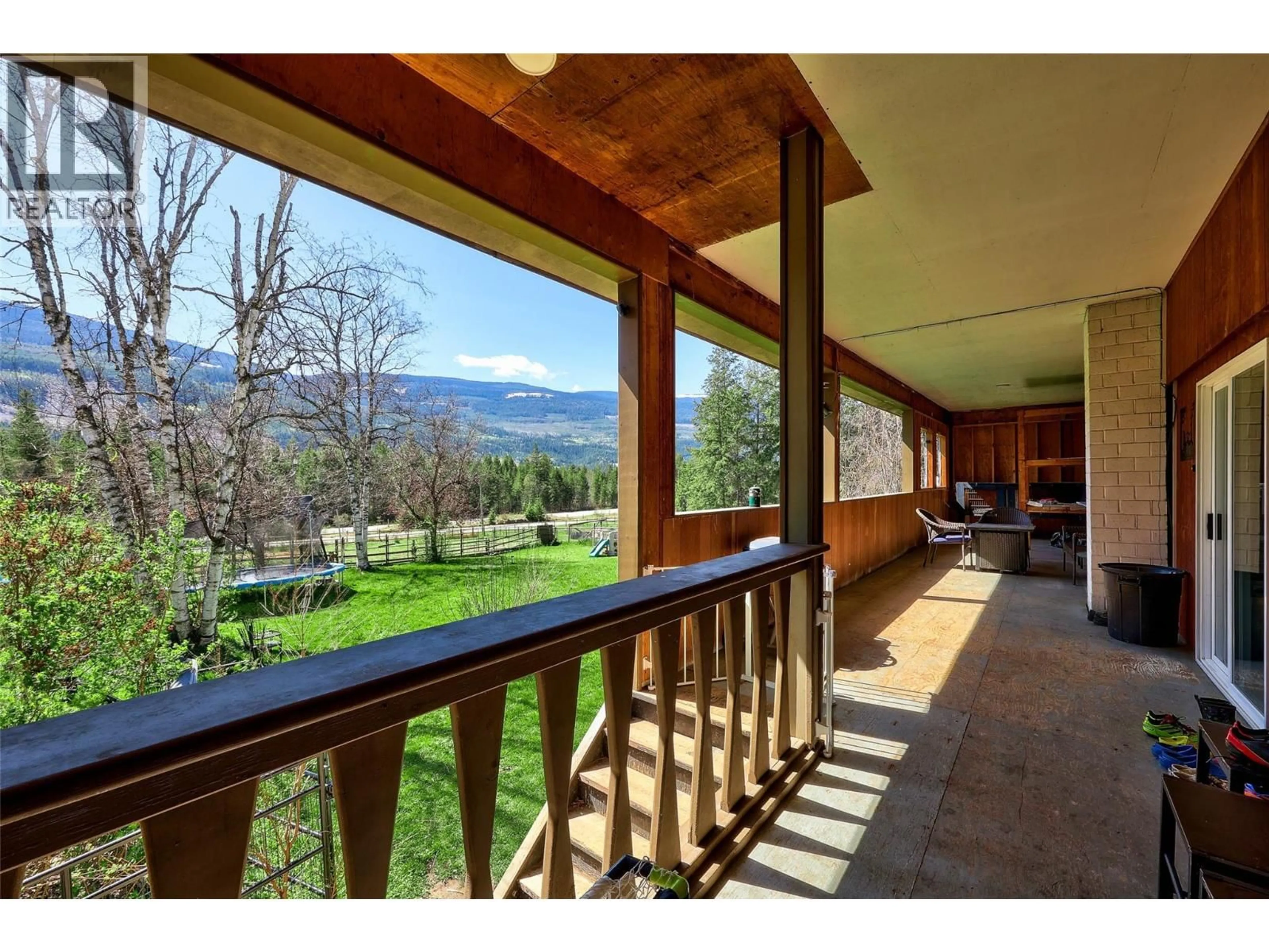 Indoor foyer for 2405 LLOYD ROAD, Clearwater British Columbia V0E1N1