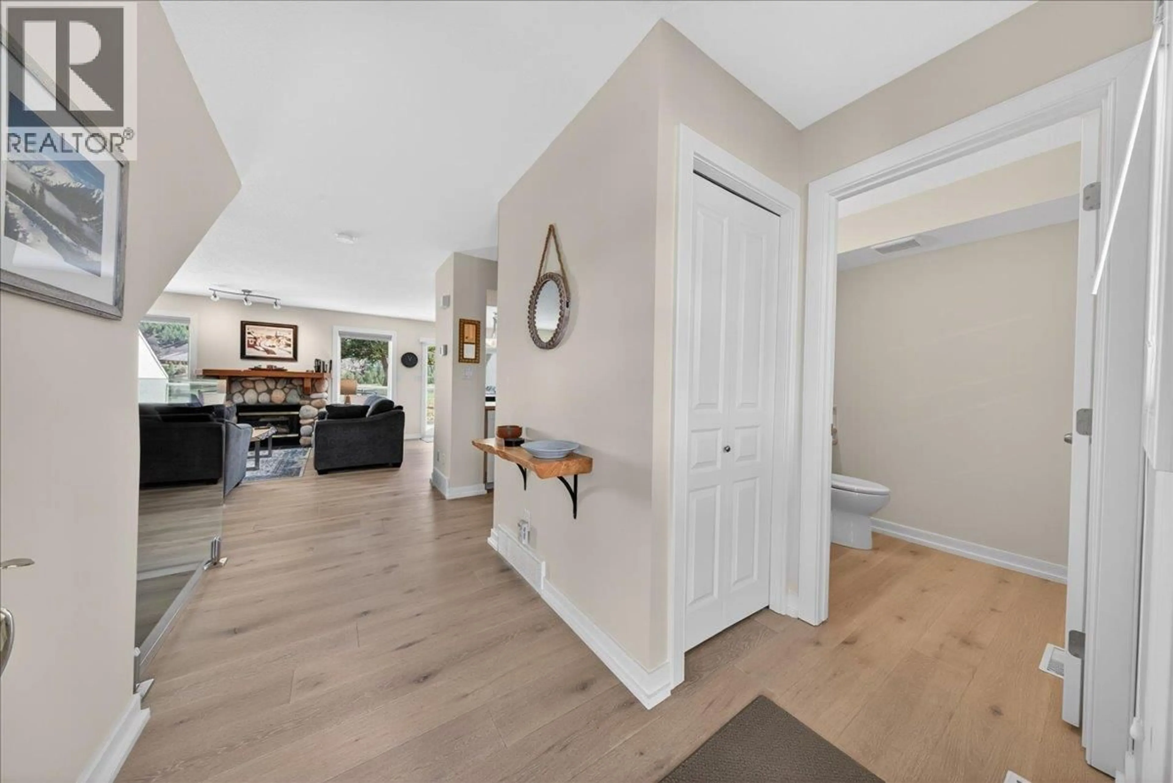 Indoor entryway for 169 - 4904 RIDGE ROAD, Radium Hot Springs British Columbia V0A1M0