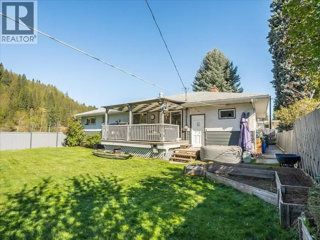 814 10TH STREET, Castlegar 5