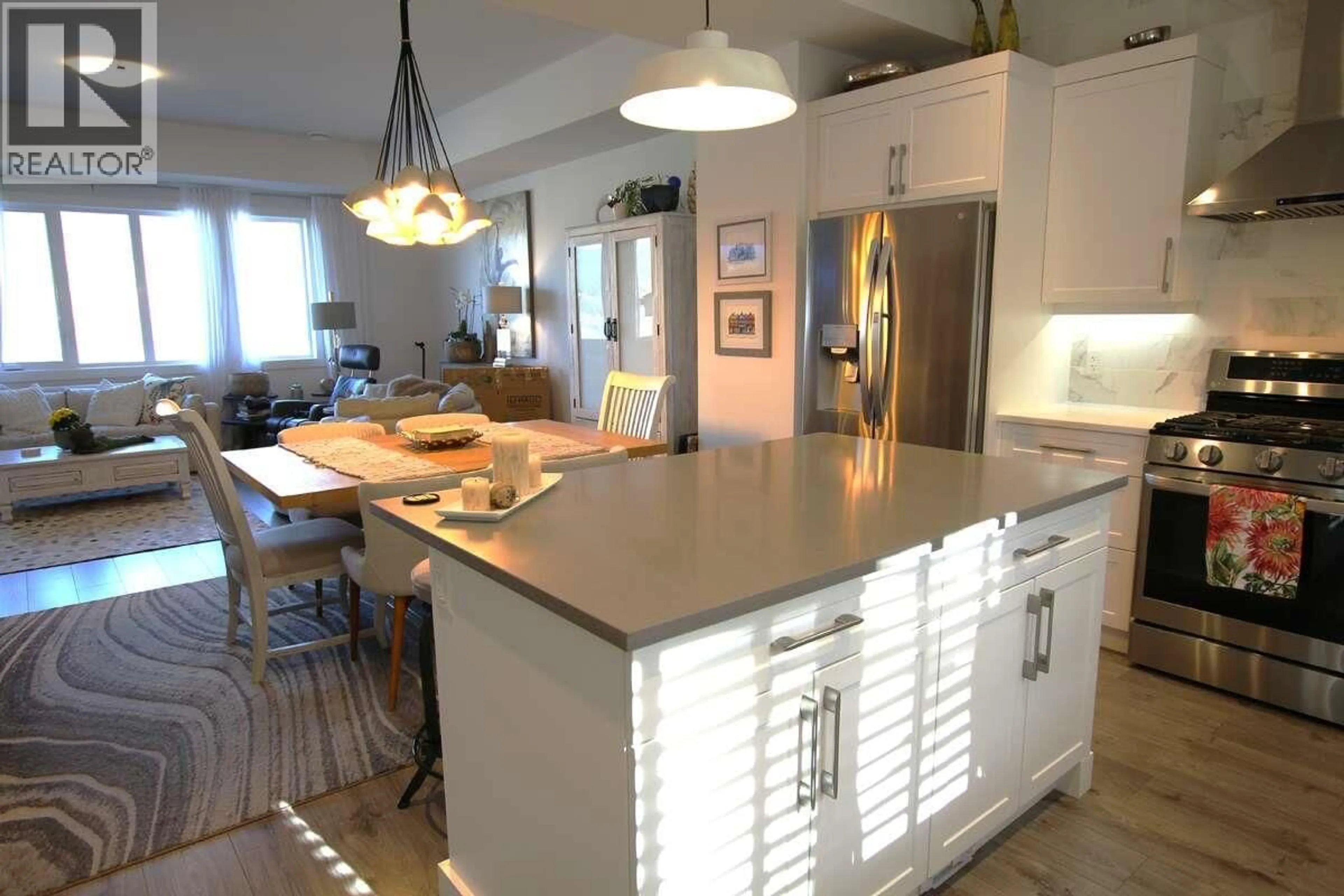 Open concept kitchen, ceramic/tile floor for 2897 ROBINSON ROAD, Lake Country British Columbia V4V1H8