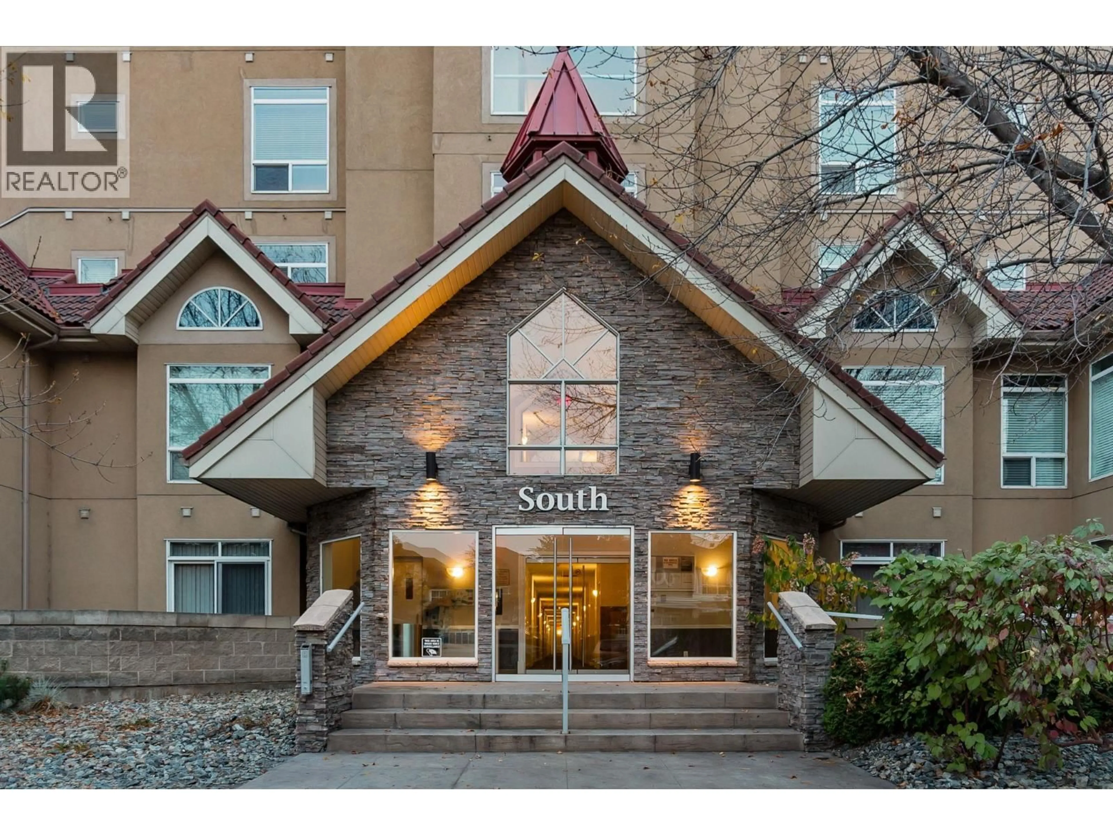 Indoor foyer for 442 - 1088 SUNSET DRIVE, Kelowna British Columbia V1Y9W1