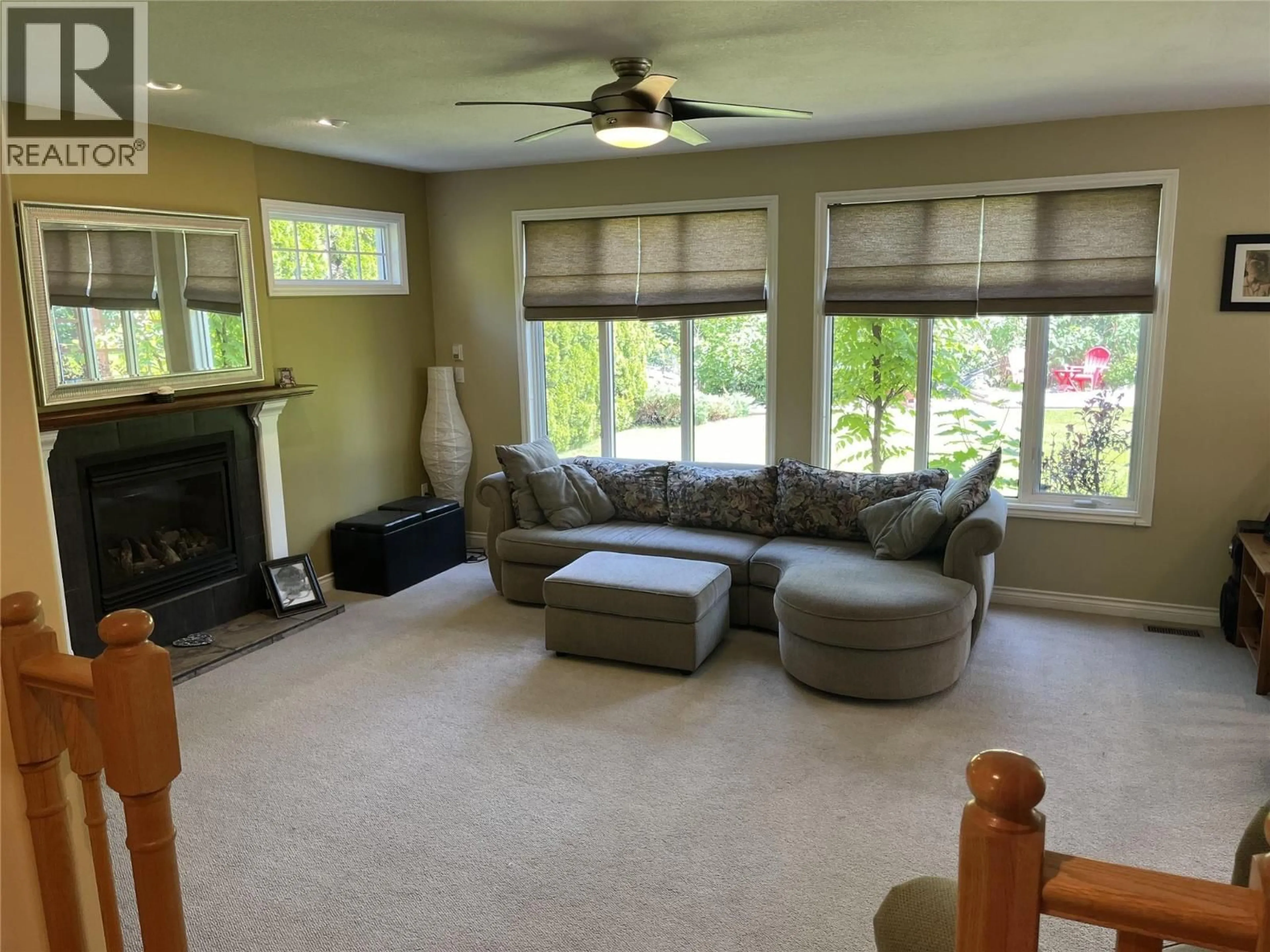 Living room with furniture, unknown for 2601 9TH AVENUE, Castlegar British Columbia V1N2Y7