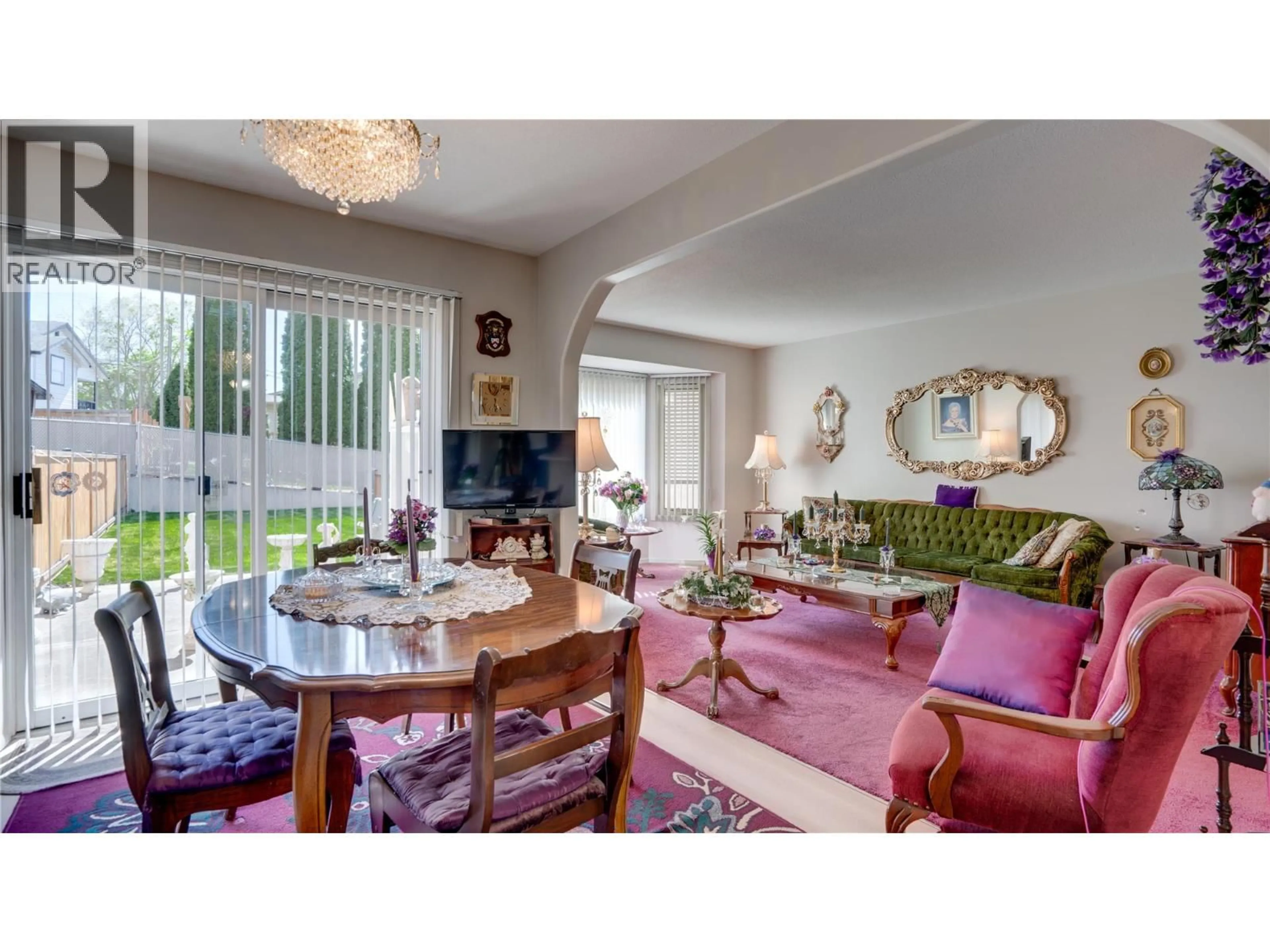 Living room with furniture, unknown for 23 - 3906 PLEASANT VALLEY ROAD, Vernon British Columbia V1T4L9