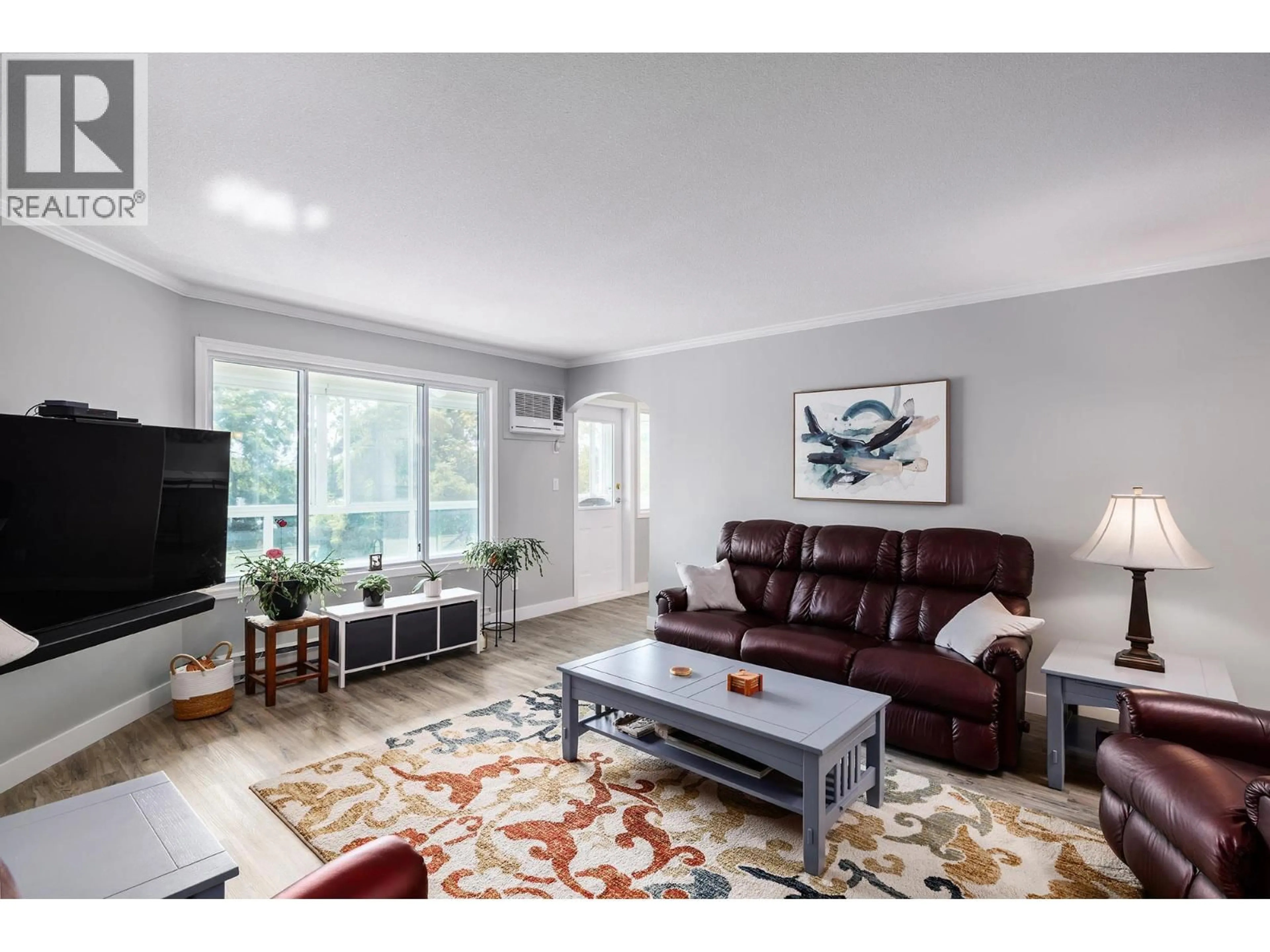 Living room with furniture, unknown for 308 - 920 GLENWOOD AVENUE, Kelowna British Columbia V1Y9P2