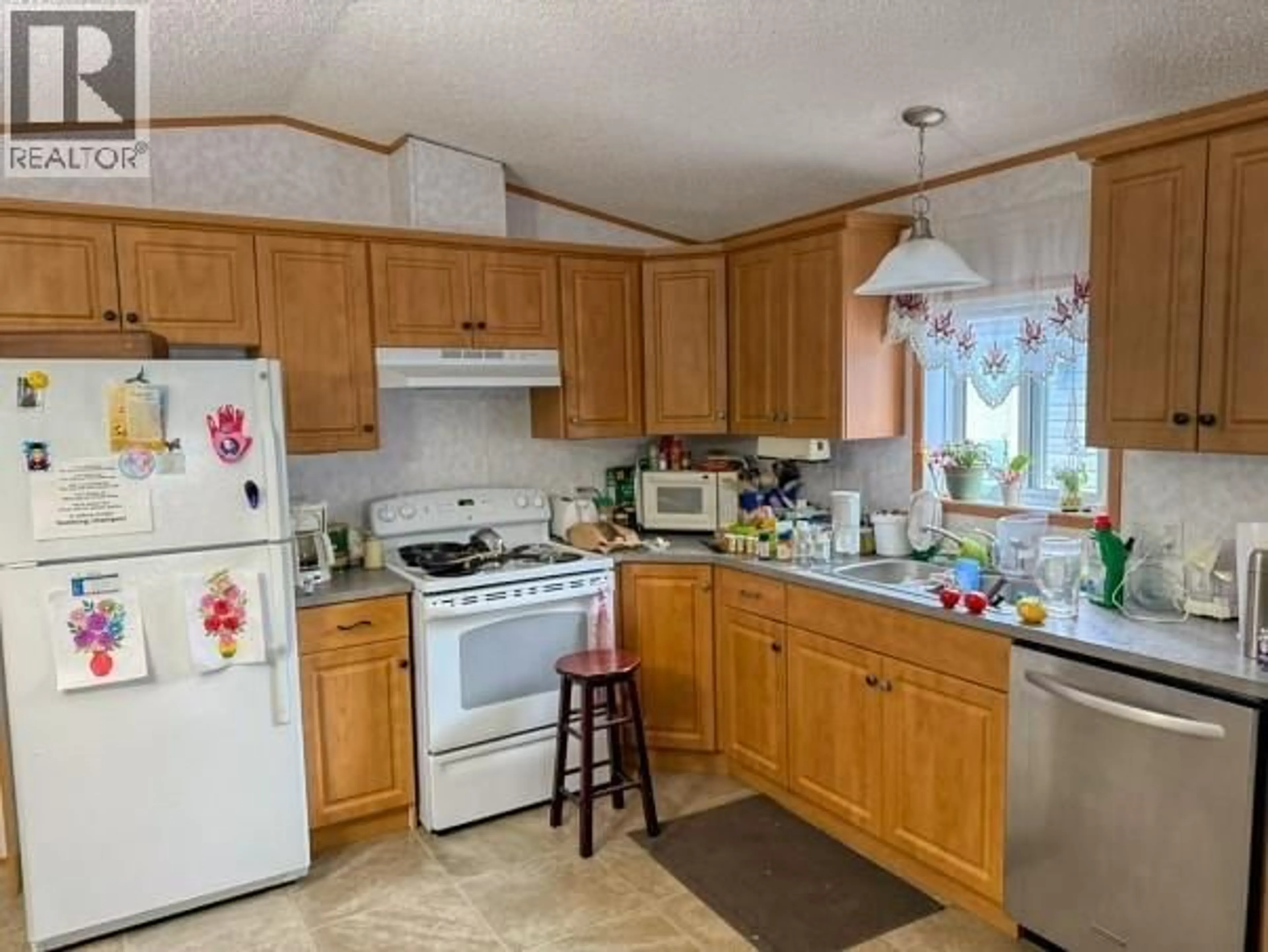Standard kitchen, unknown for 33 - 724 DEVON STREET, Creston British Columbia V0B1G6