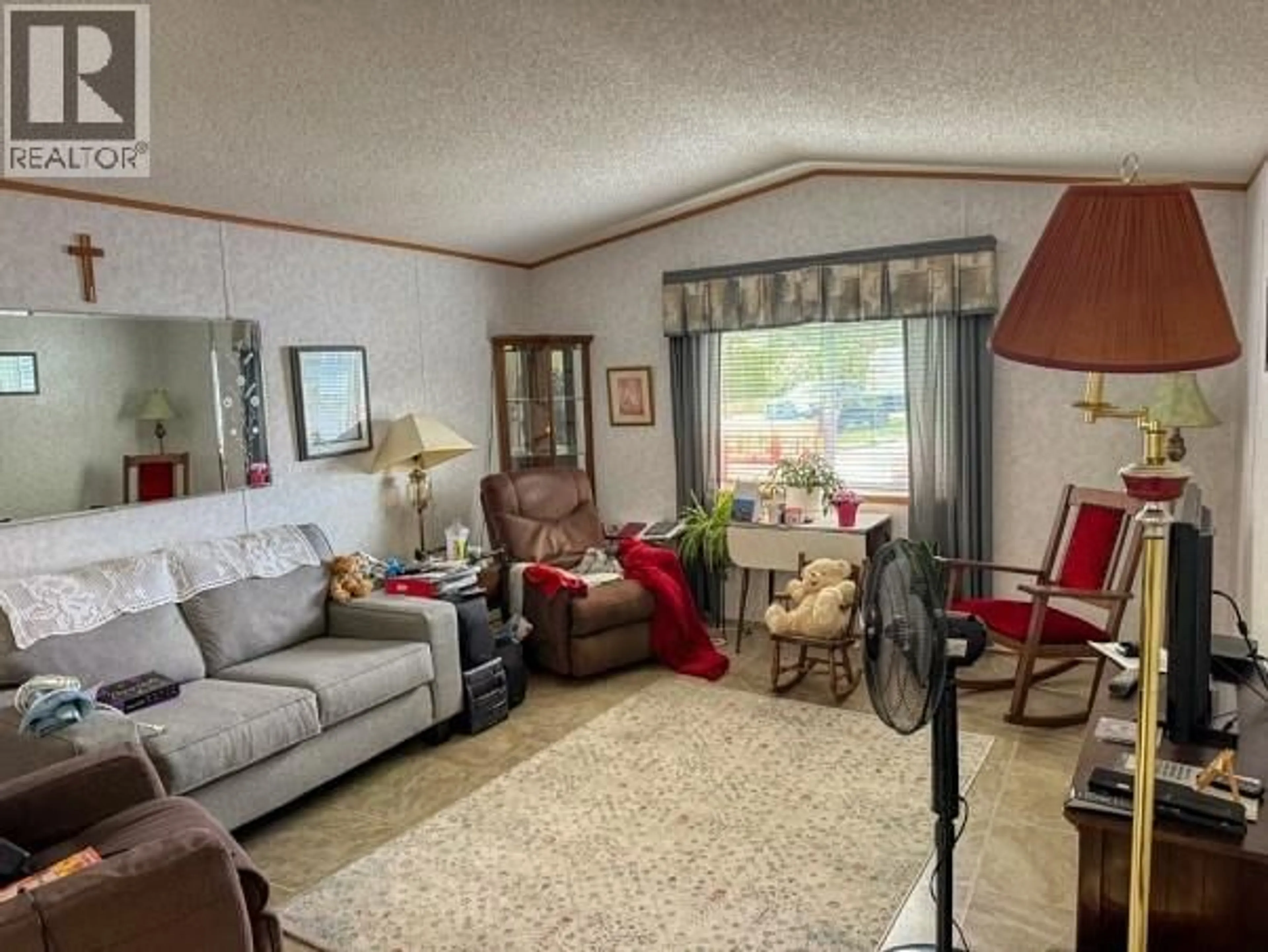 Living room with furniture, unknown for 33 - 724 DEVON STREET, Creston British Columbia V0B1G6