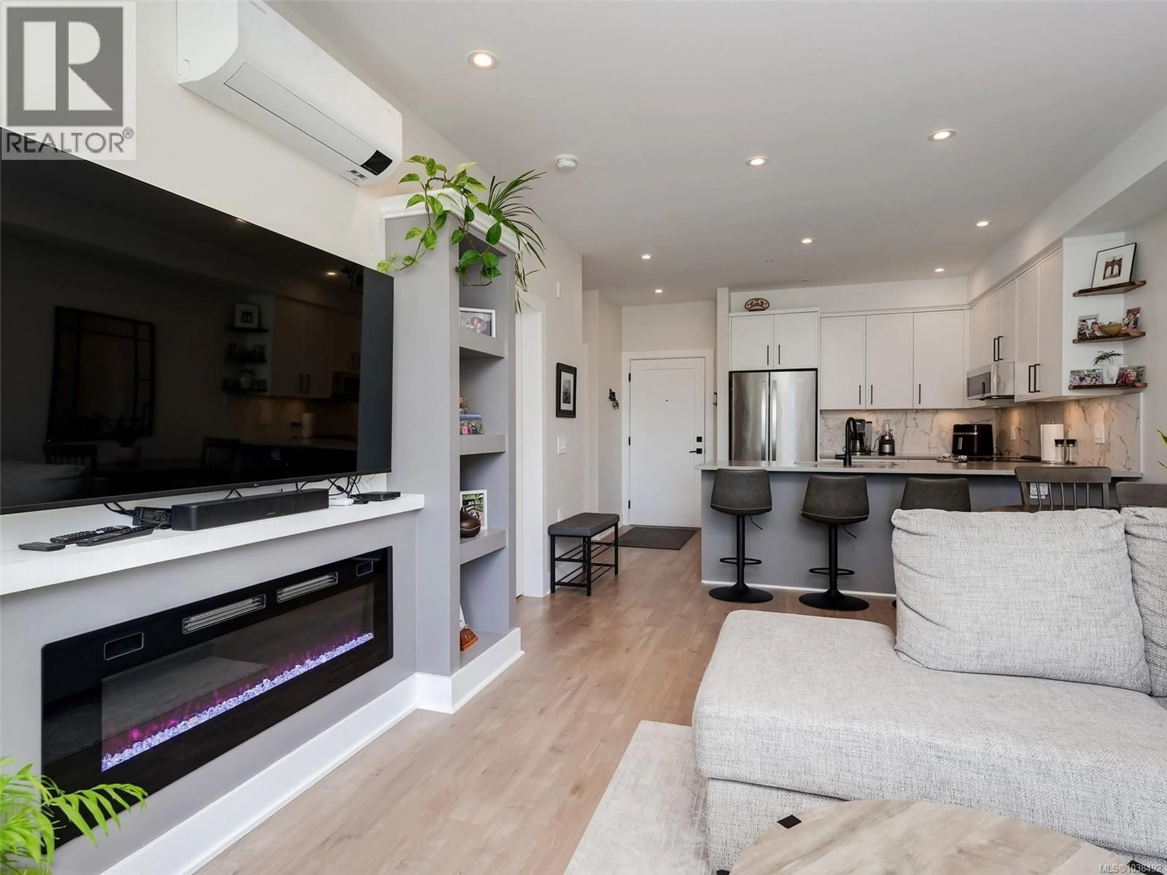 Open concept kitchen, unknown for 403 - 1361 GOLDSTREAM AVENUE, Langford British Columbia V9B6H6