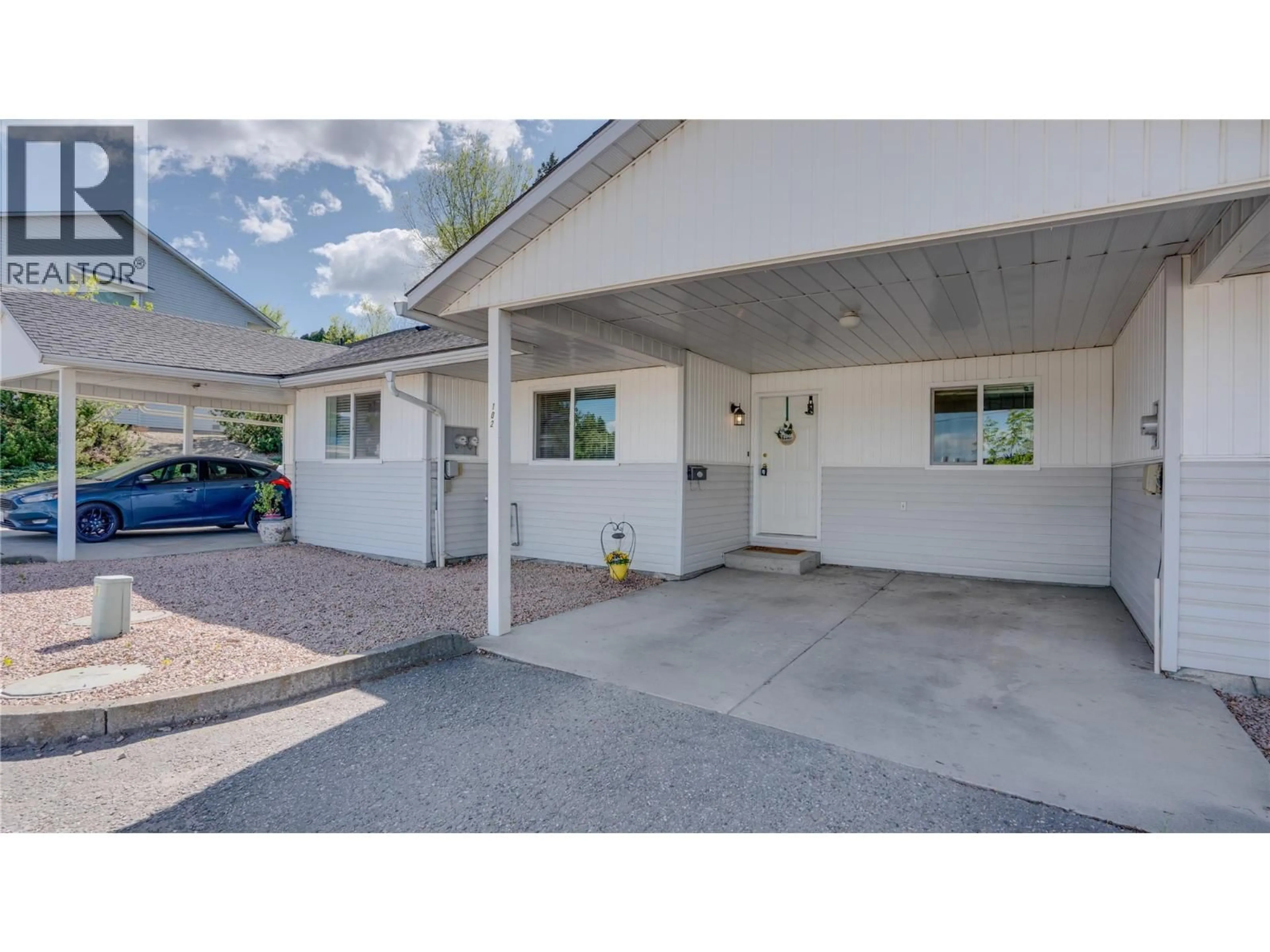 Indoor garage for 102 - 1041 MIDDLETON WAY, Vernon British Columbia V1B2N3