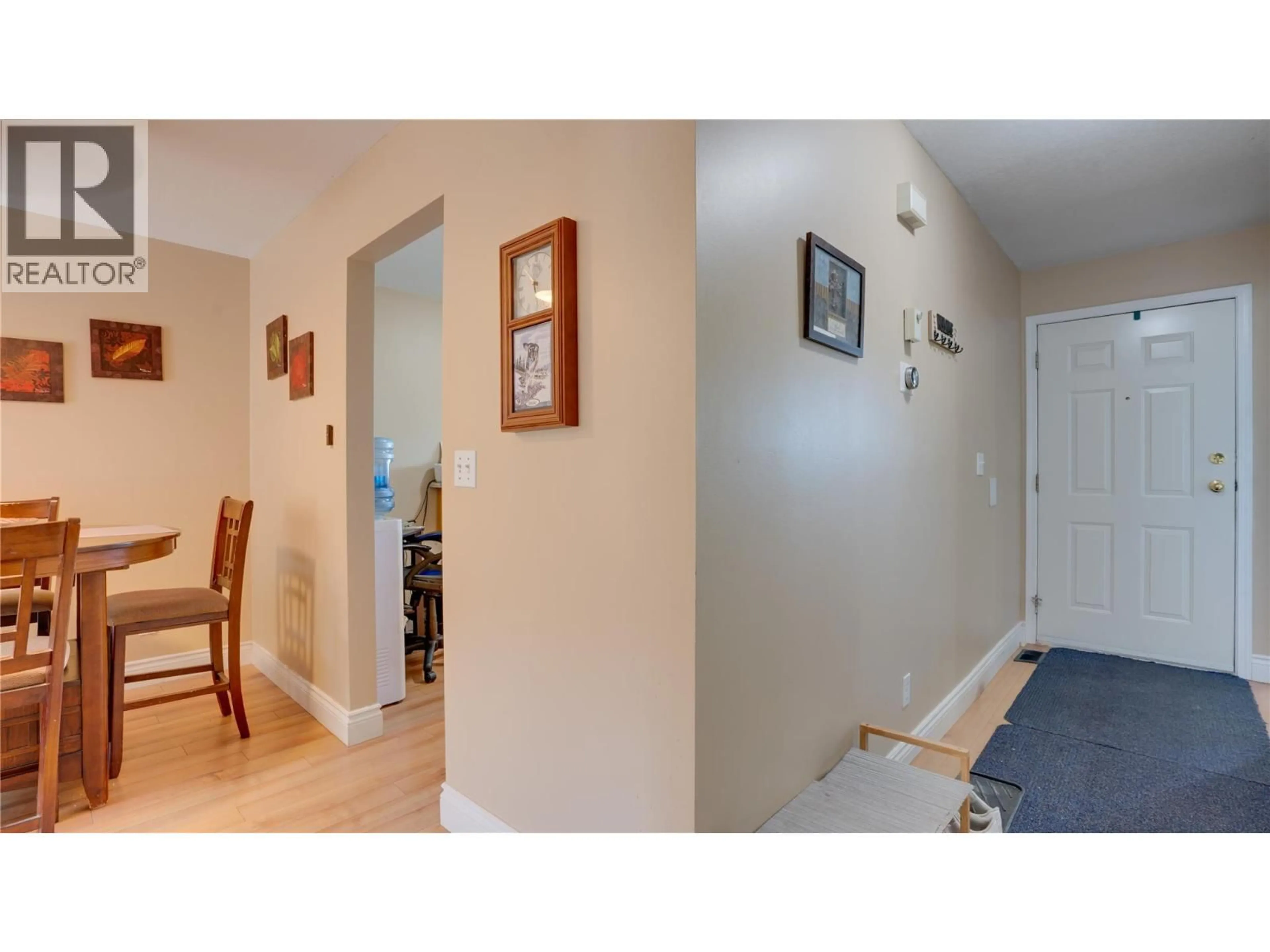 Indoor entryway for 102 - 1041 MIDDLETON WAY, Vernon British Columbia V1B2N3