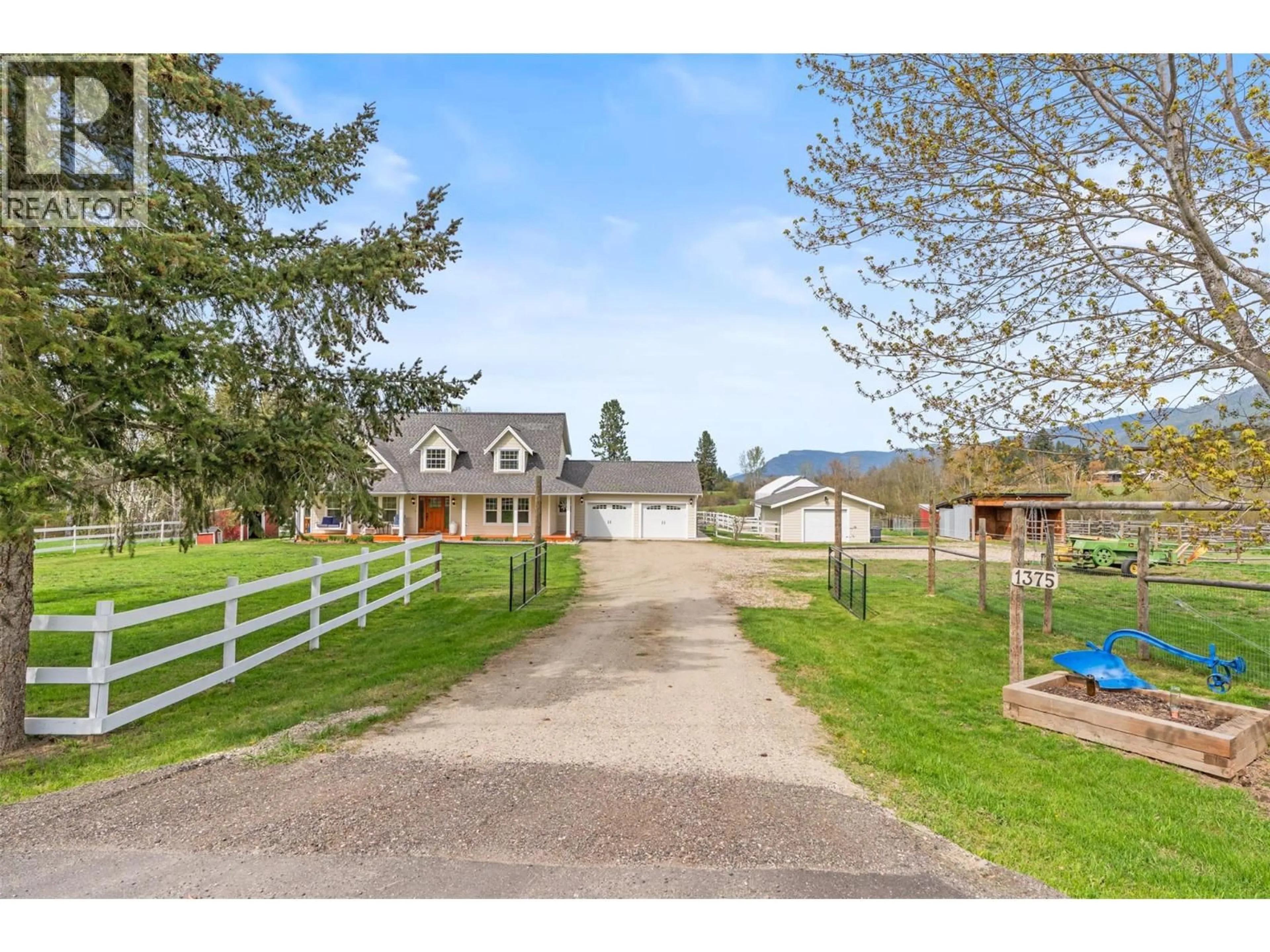 A pic from outside/outdoor area/front of a property/back of a property/a pic from drone, mountain view for 1375 MOUNTAIN VIEW ROAD, Spallumcheen British Columbia V4Y0S4