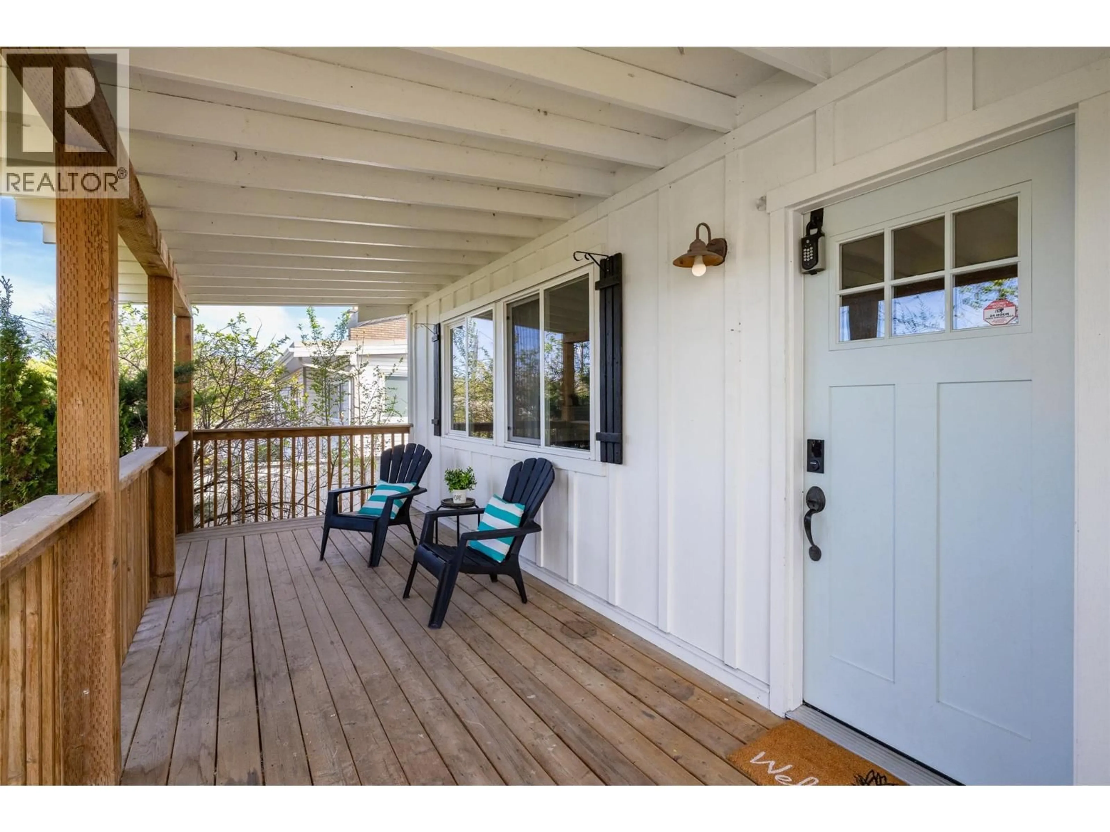 Indoor entryway for 505 HOLLYWOOD ROAD SOUTH, Kelowna British Columbia V1X3T2