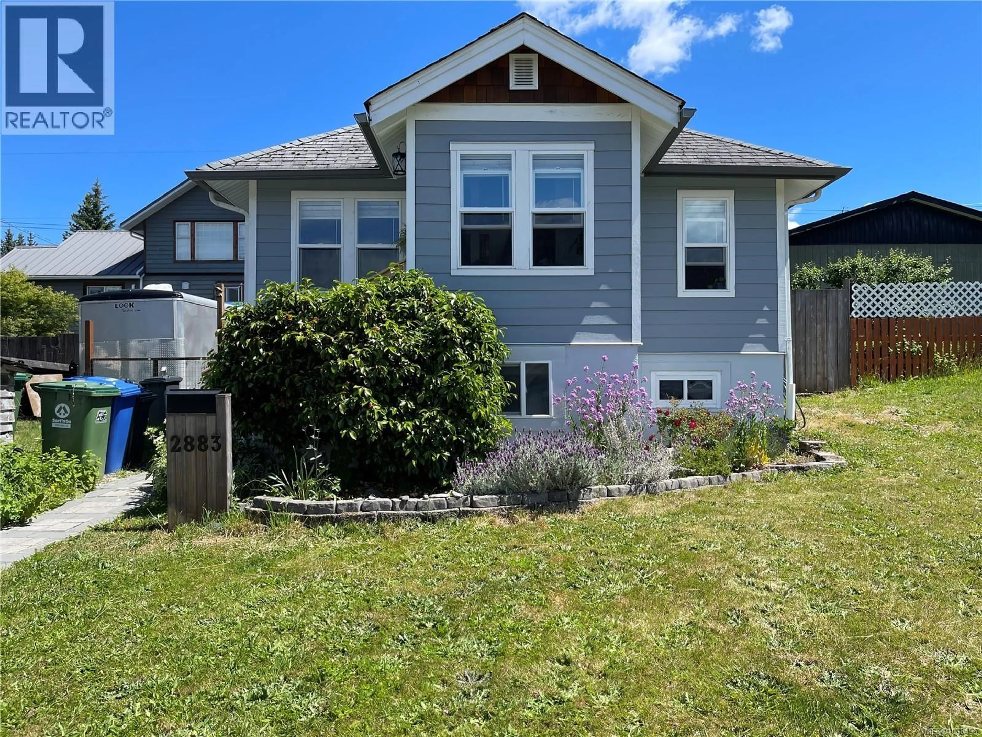 Home with vinyl exterior material, street for 2883 1ST AVENUE, Port Alberni British Columbia V9Y1Y5