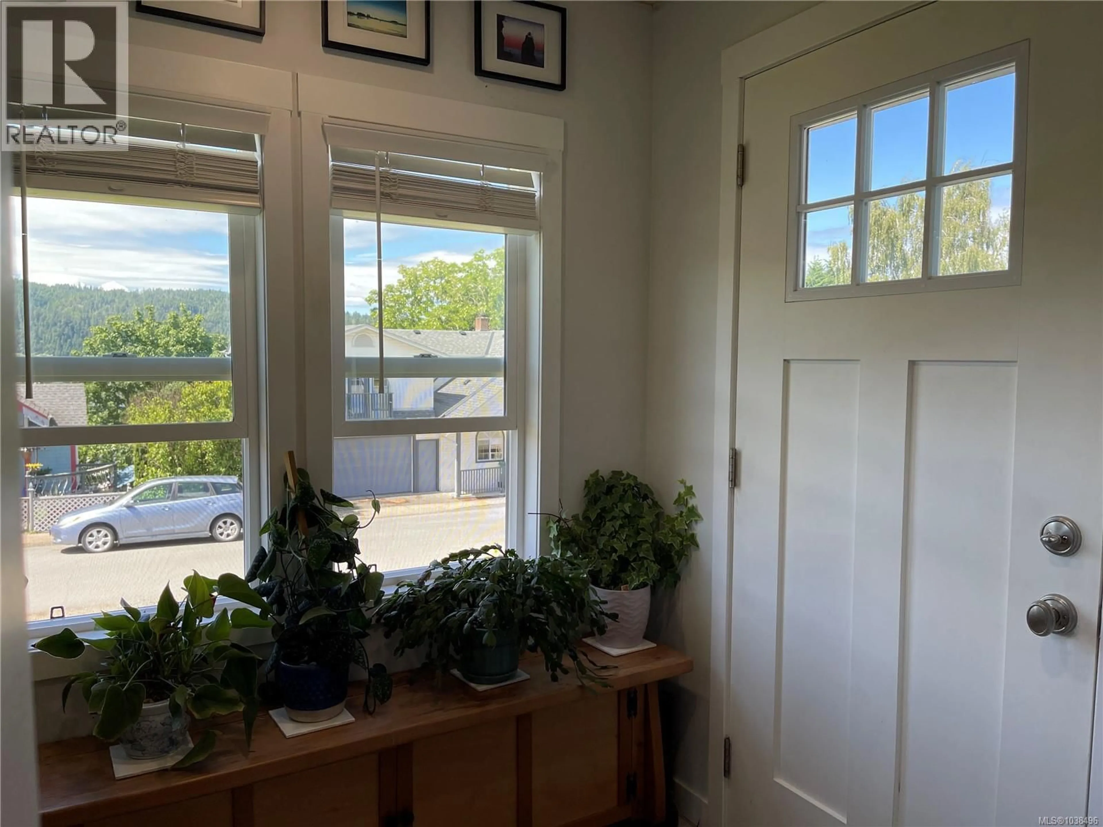Indoor entryway for 2883 1ST AVENUE, Port Alberni British Columbia V9Y1Y5
