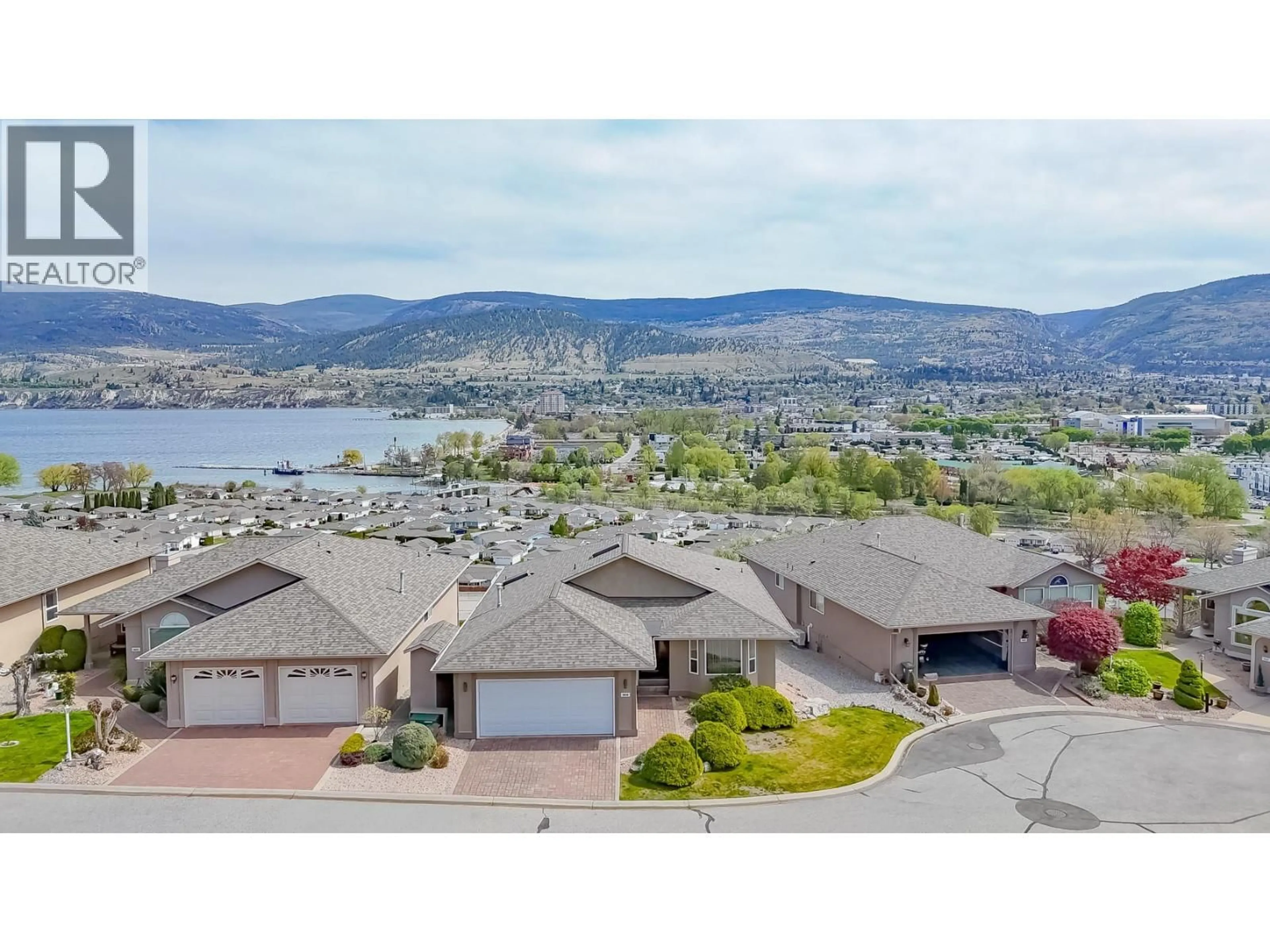 A pic from outside/outdoor area/front of a property/back of a property/a pic from drone, water/lake/river/ocean view for 404 RIDGE COURT, Penticton British Columbia V2A8N7