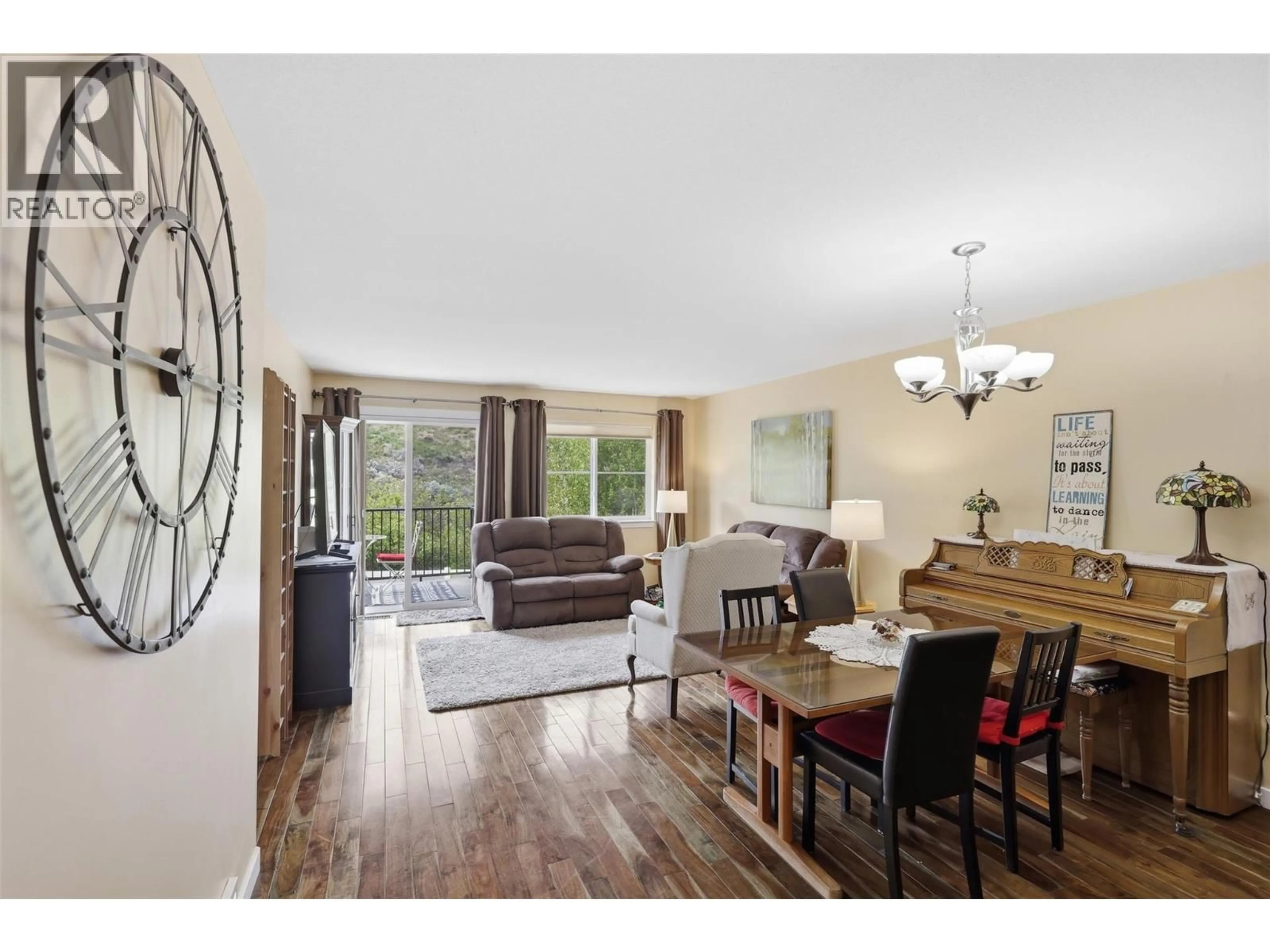 Living room with furniture, wood/laminate floor for 5 - 930 STAGECOACH DRIVE, Kamloops British Columbia V2B0A9
