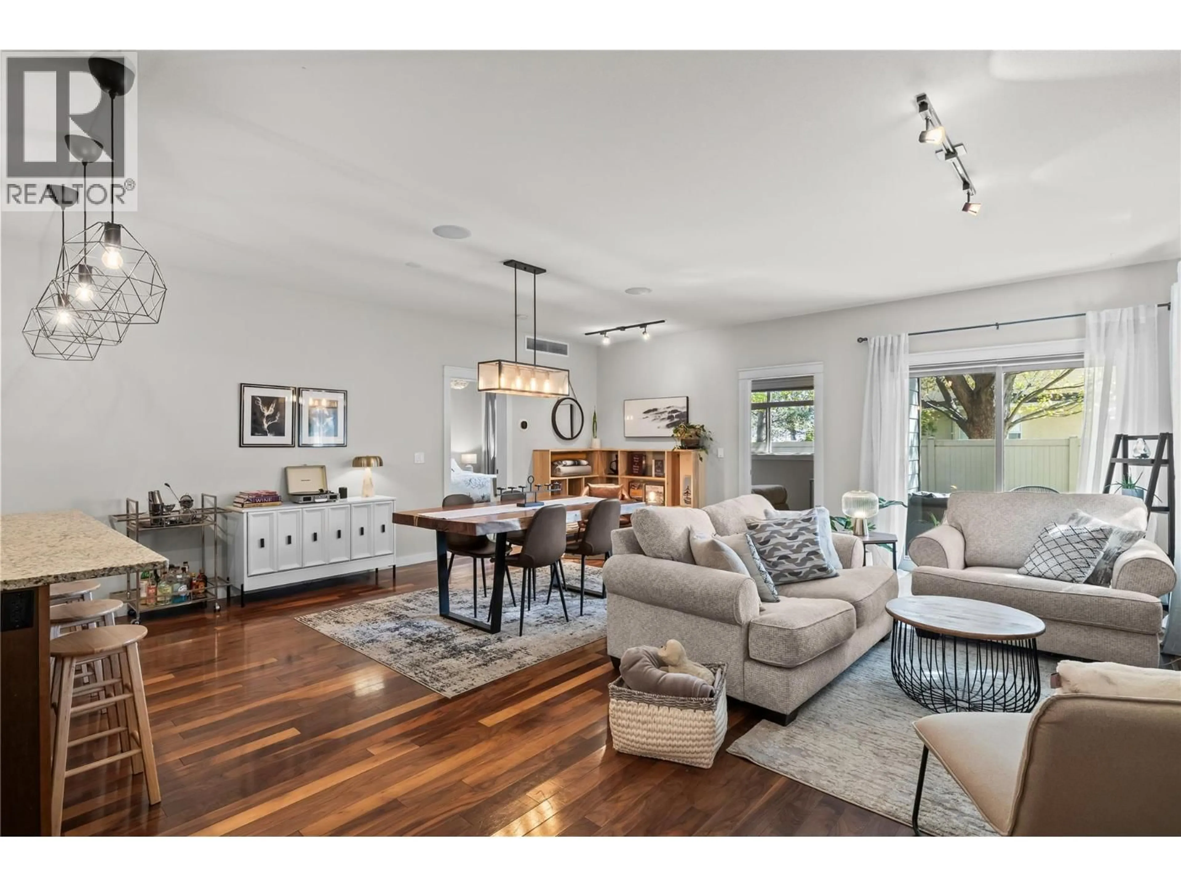 Living room with furniture, unknown for 114 - 511 YATES ROAD, Kelowna British Columbia V1V2X2