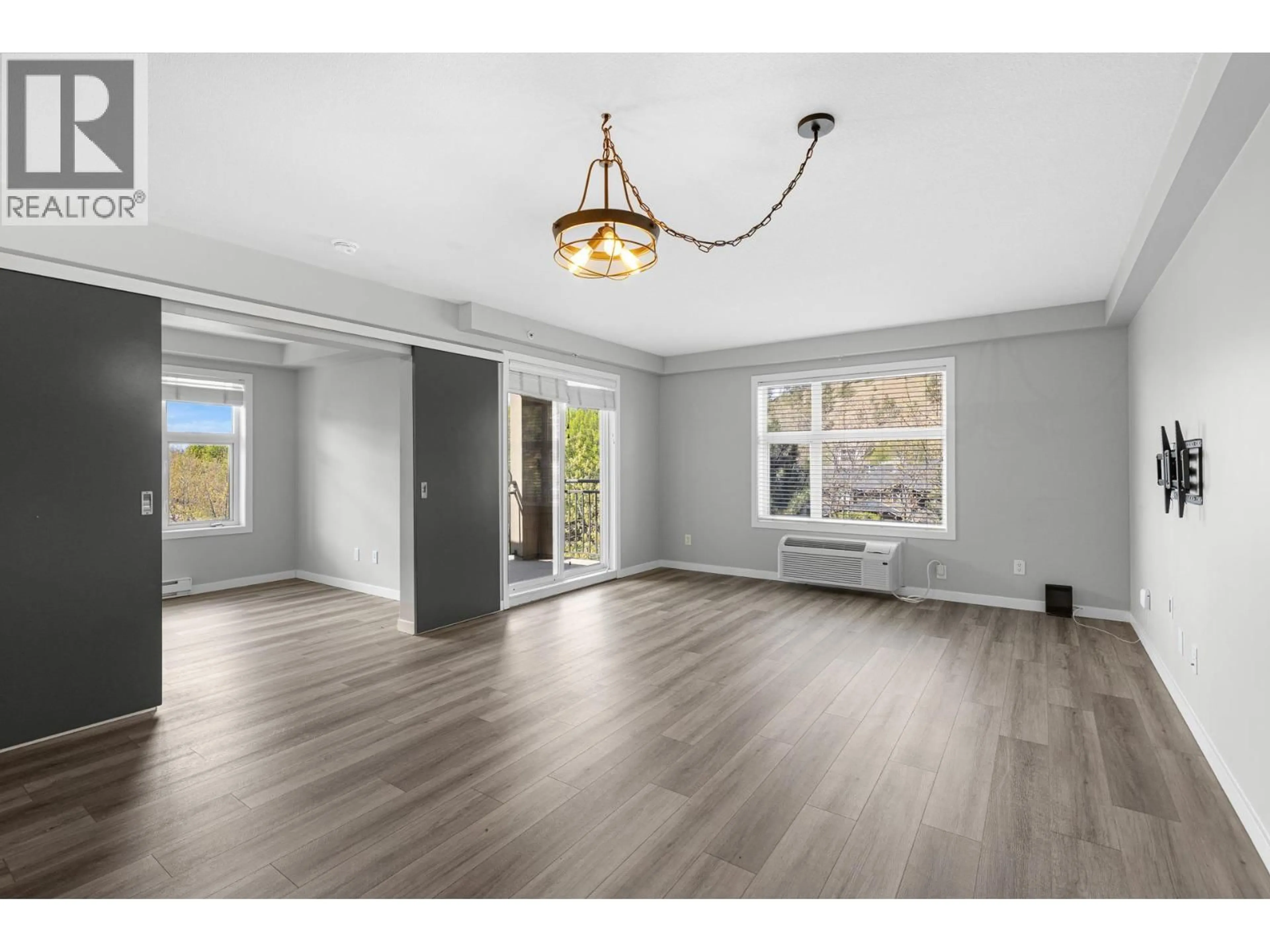 A pic of a room for 401 - 547 YATES ROAD, Kelowna British Columbia V1V2T7