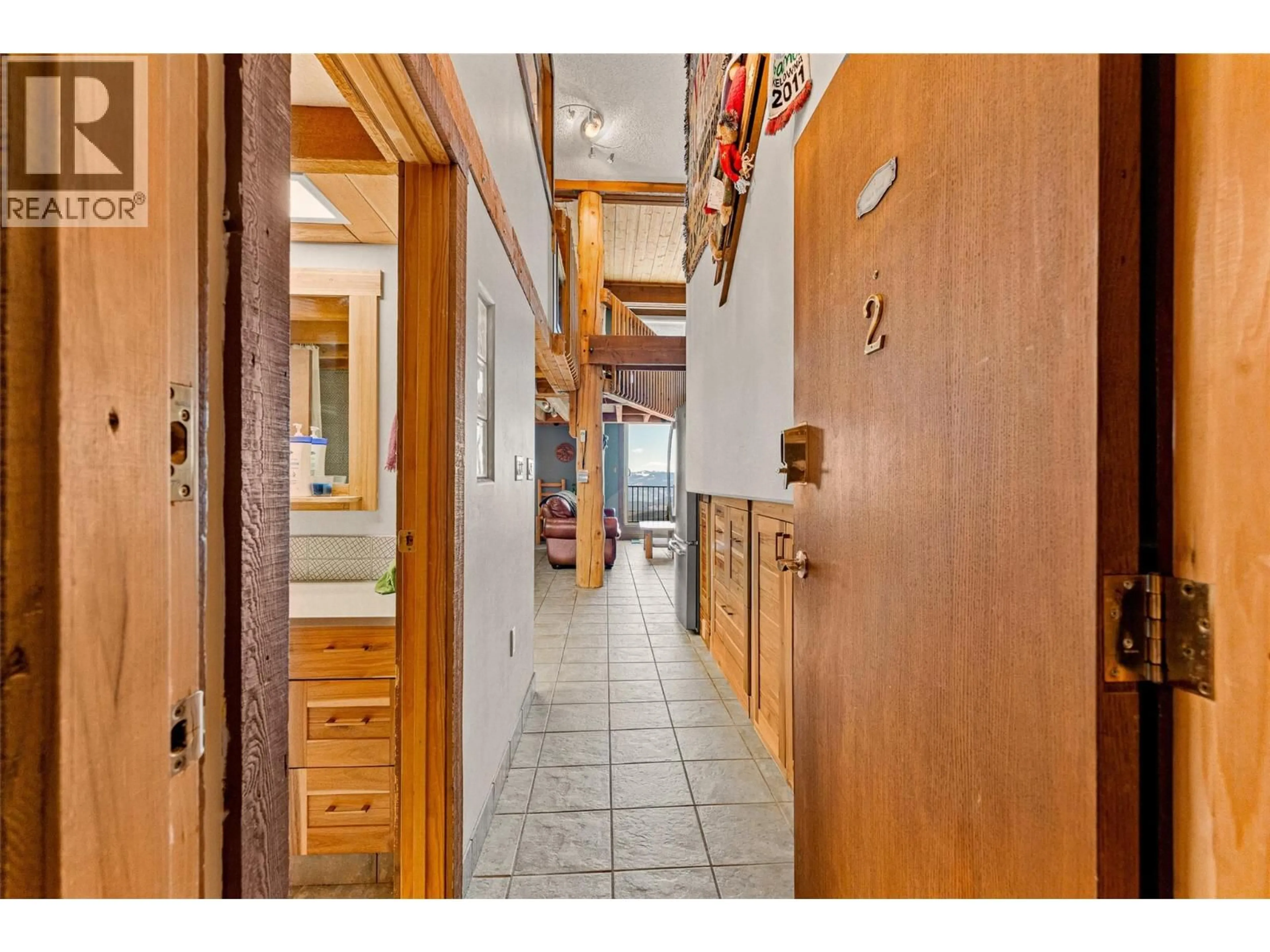 Indoor foyer for 610 - 7470 PORCUPINE ROAD, Big White British Columbia V1X4K5