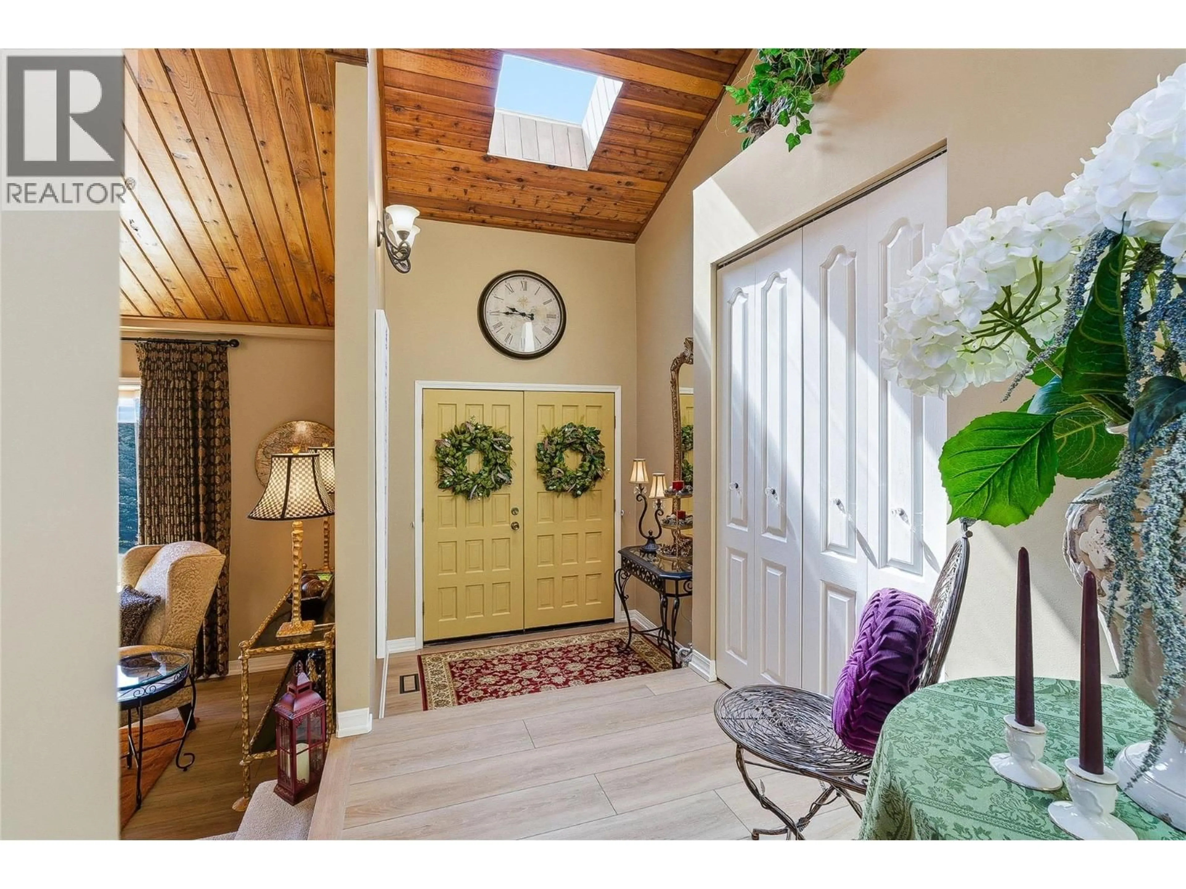 Indoor entryway for 2463 IRVINE AVENUE, Merritt British Columbia V1K4H4