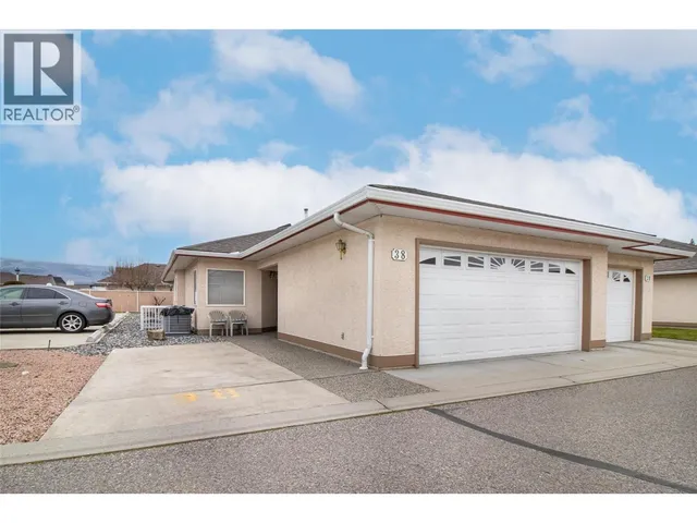 38 - 1874 PARKVIEW CRESCENT, Kelowna
