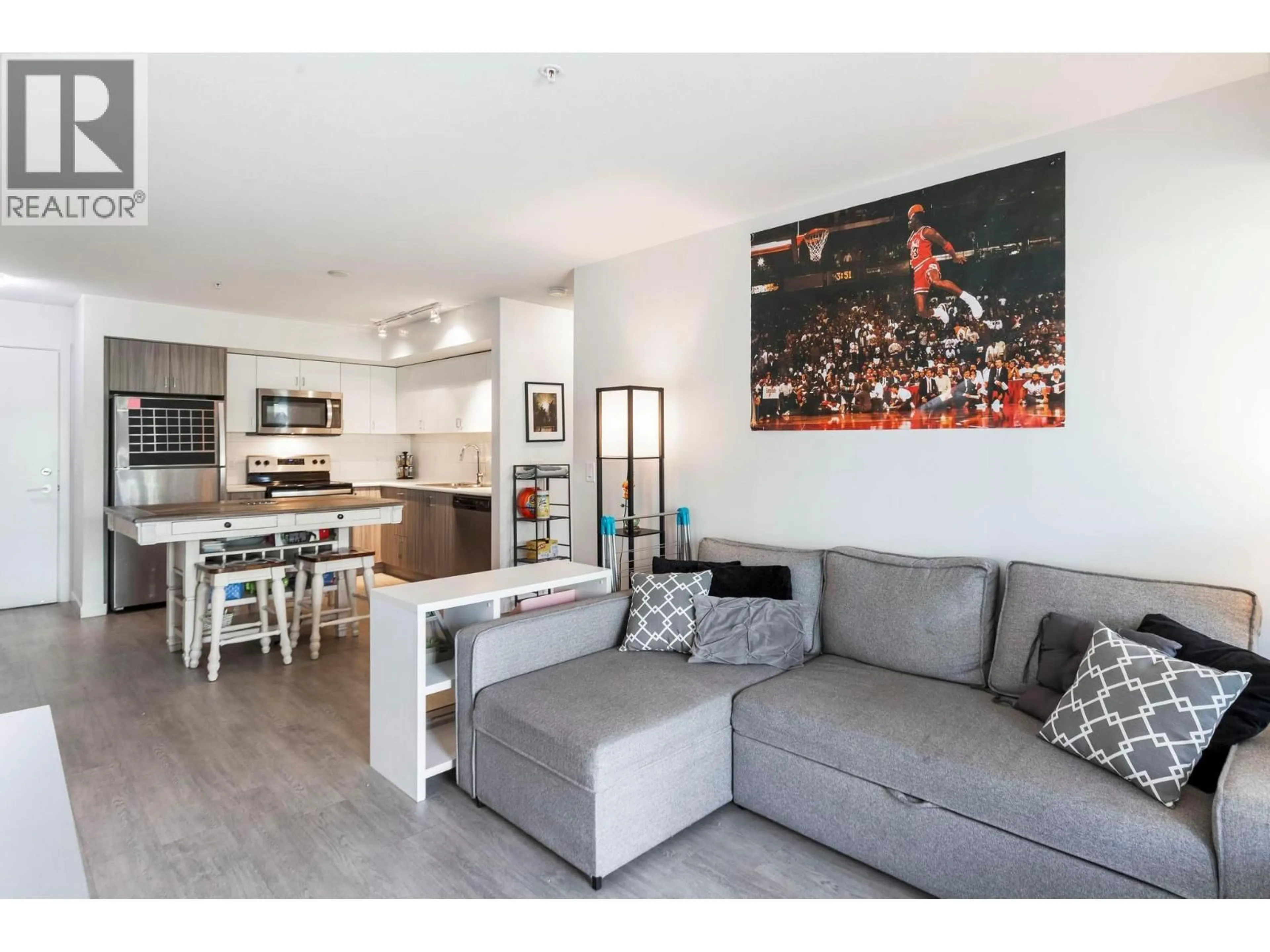 Living room with furniture, unknown for 211 - 725 ACADEMY WAY, Kelowna British Columbia V1V0B4