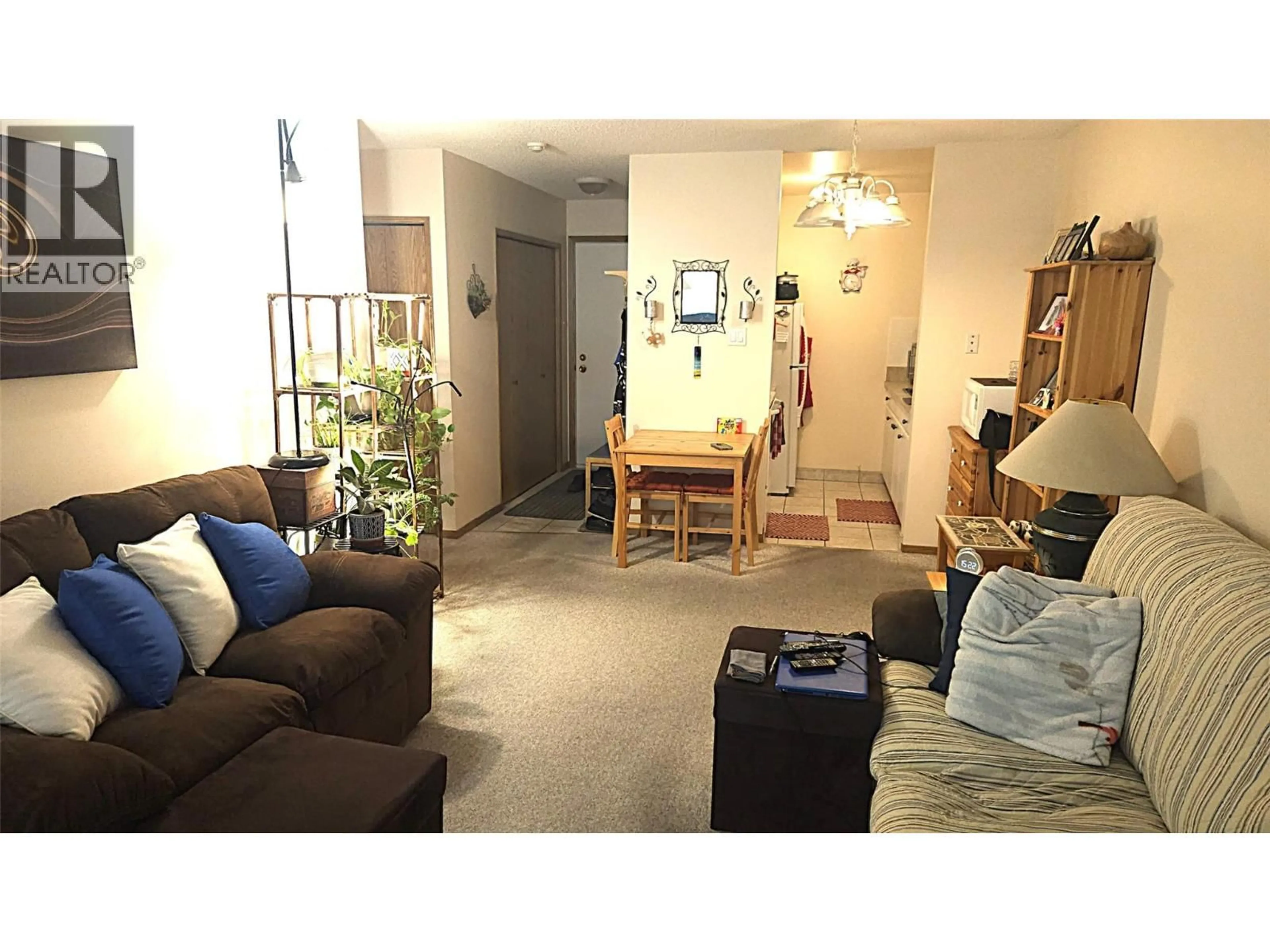 Living room with furniture, unknown for 224 - 1560 SUMMIT DRIVE, Kamloops British Columbia V2E1R5