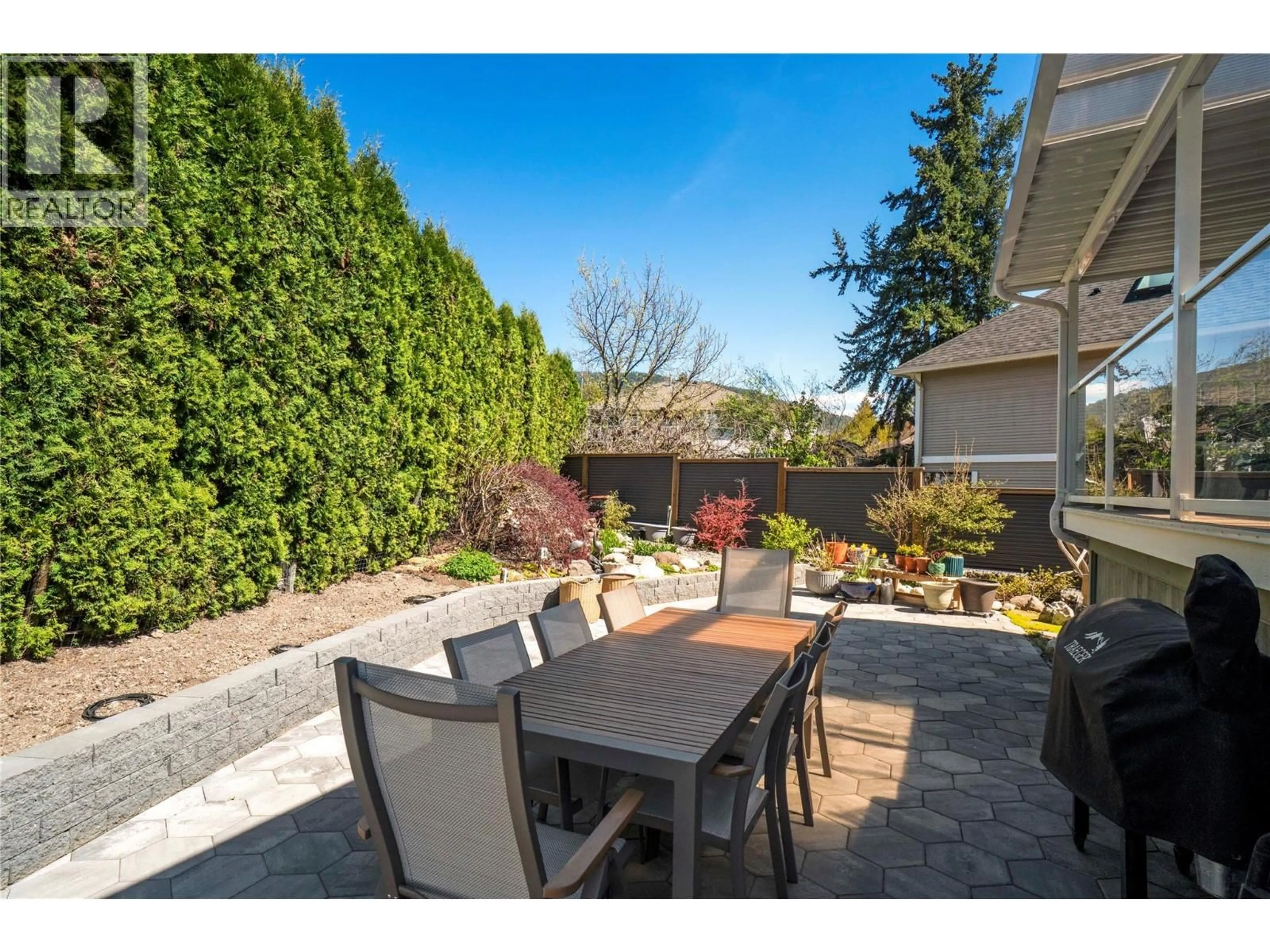 Patio, street for 3061 18 AVENUE NORTHEAST, Salmon Arm British Columbia V1E1P5
